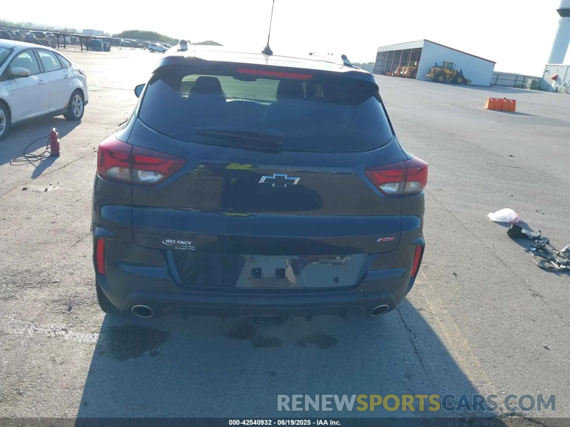 17 Photograph of a damaged car KL79MUSL2MB009431 CHEVROLET TRAILBLAZER 2021