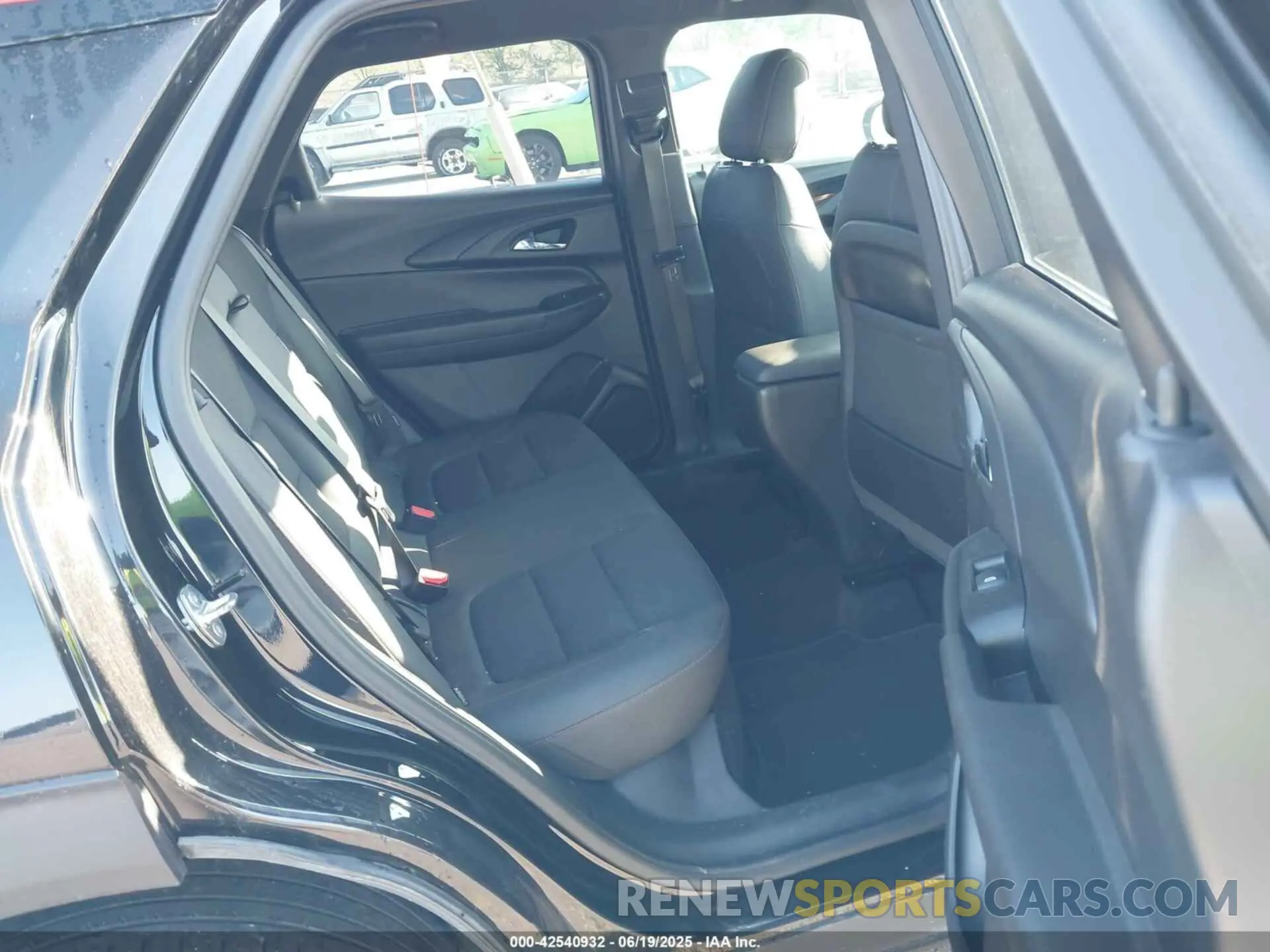8 Photograph of a damaged car KL79MUSL2MB009431 CHEVROLET TRAILBLAZER 2021