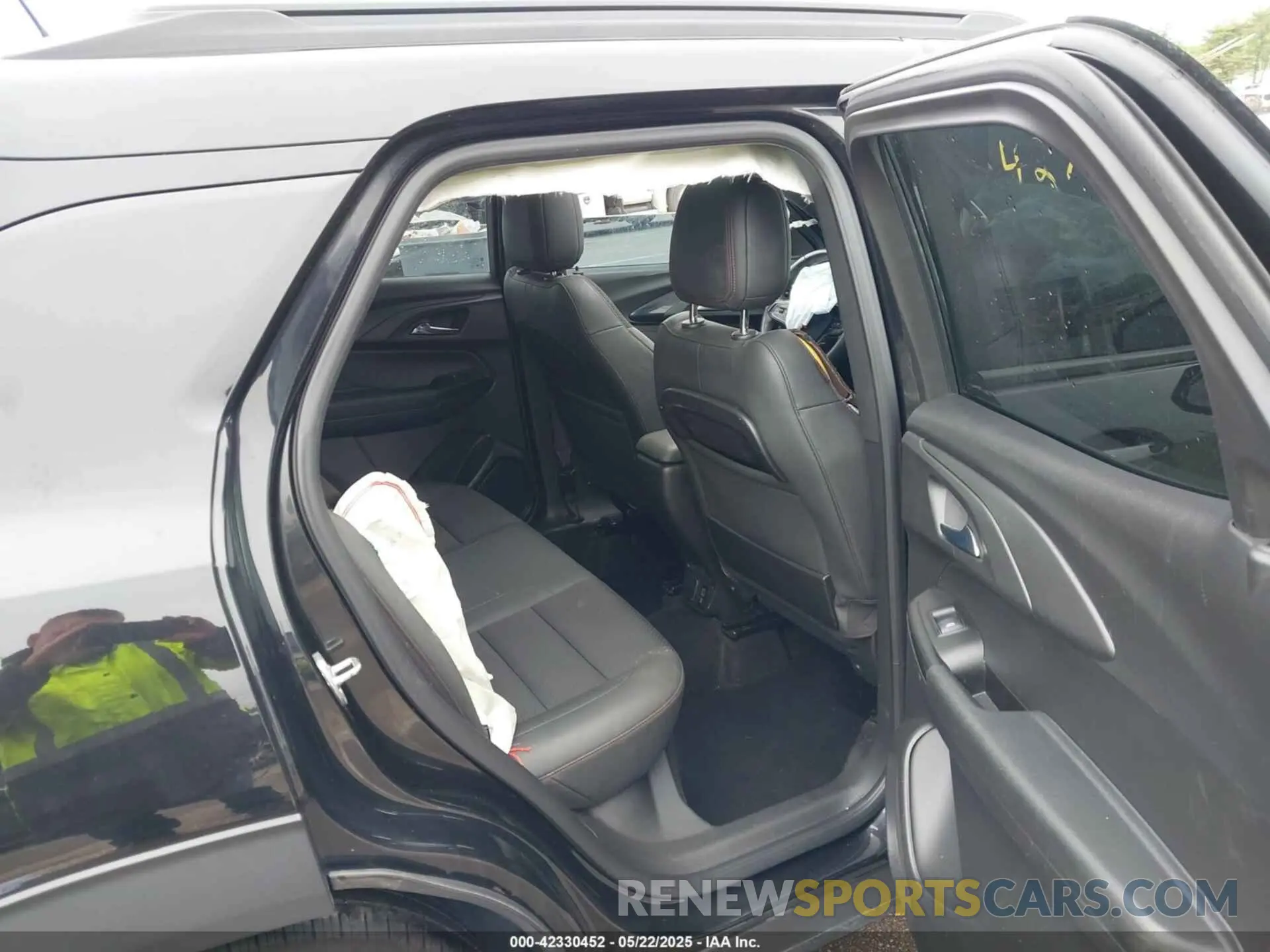 8 Photograph of a damaged car KL79MUSL6MB138398 CHEVROLET TRAILBLAZER 2021