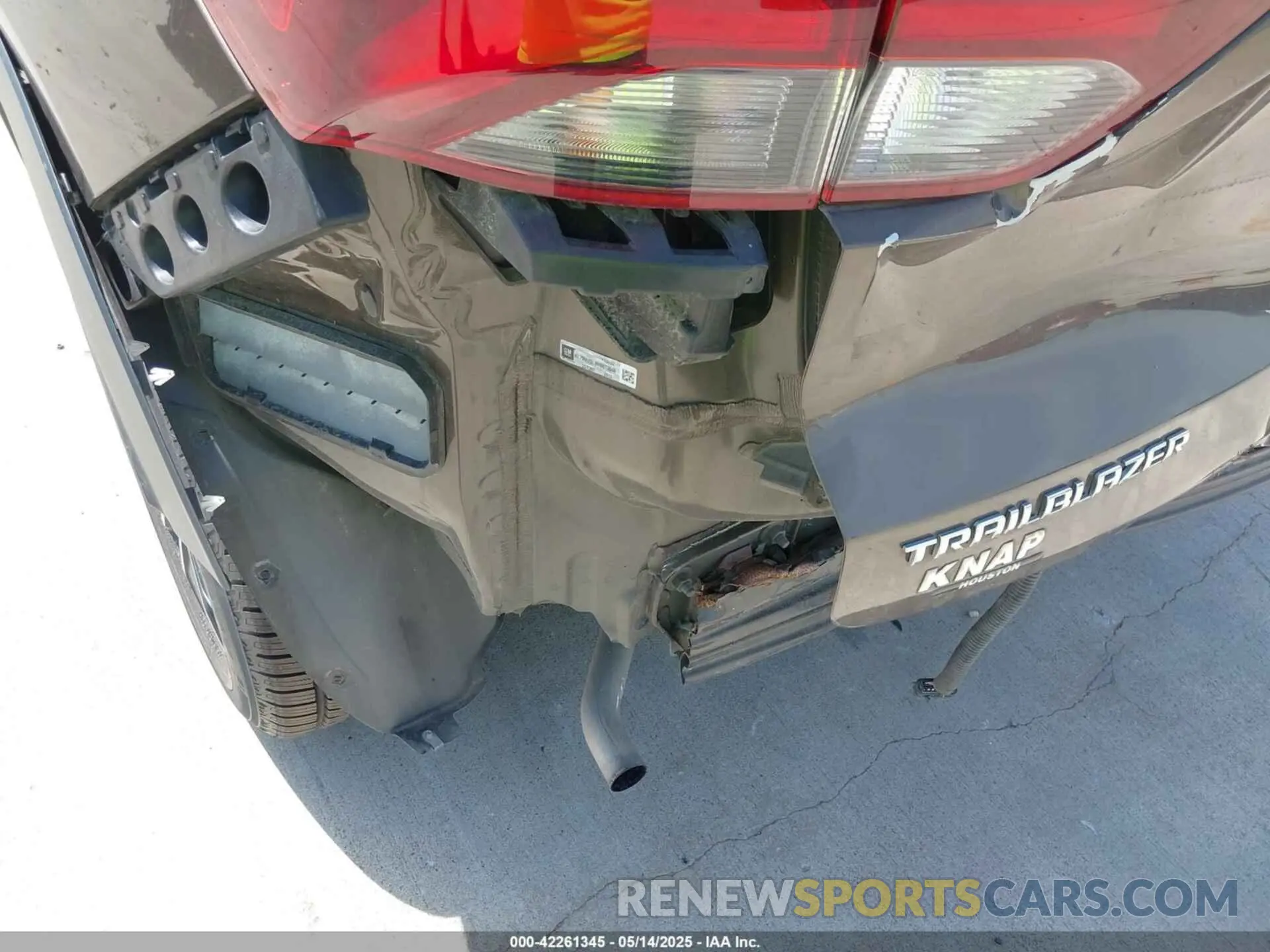 17 Photograph of a damaged car KL79MVSL0MB072646 CHEVROLET TRAILBLAZER 2021