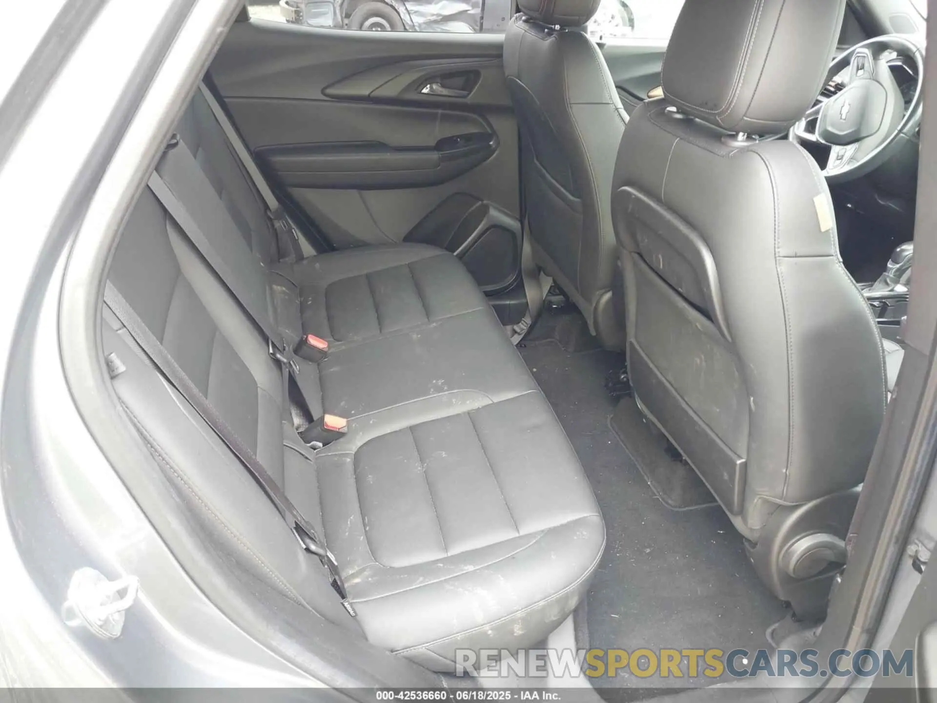 8 Photograph of a damaged car KL79MVSL6MB175683 CHEVROLET TRAILBLAZER 2021