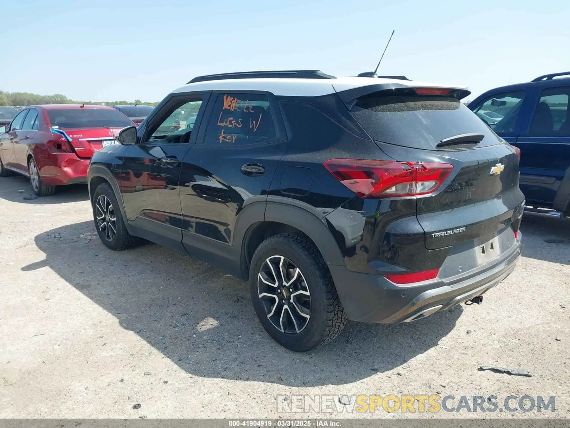 3 Фотография поврежденного автомобиля KL79MVSL7MB172694 CHEVROLET TRAILBLAZER 2021
