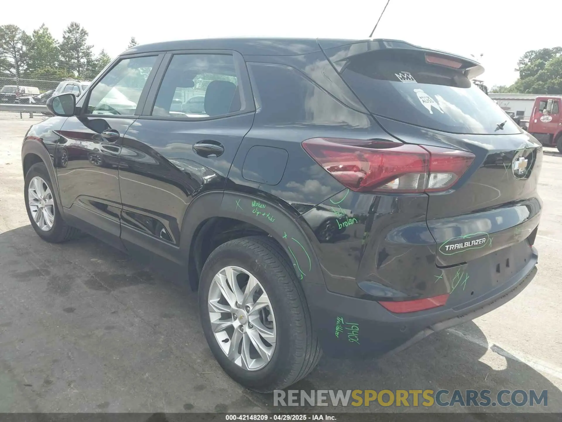 3 Фотография поврежденного автомобиля KL79MMS29NB136993 CHEVROLET TRAILBLAZER 2022