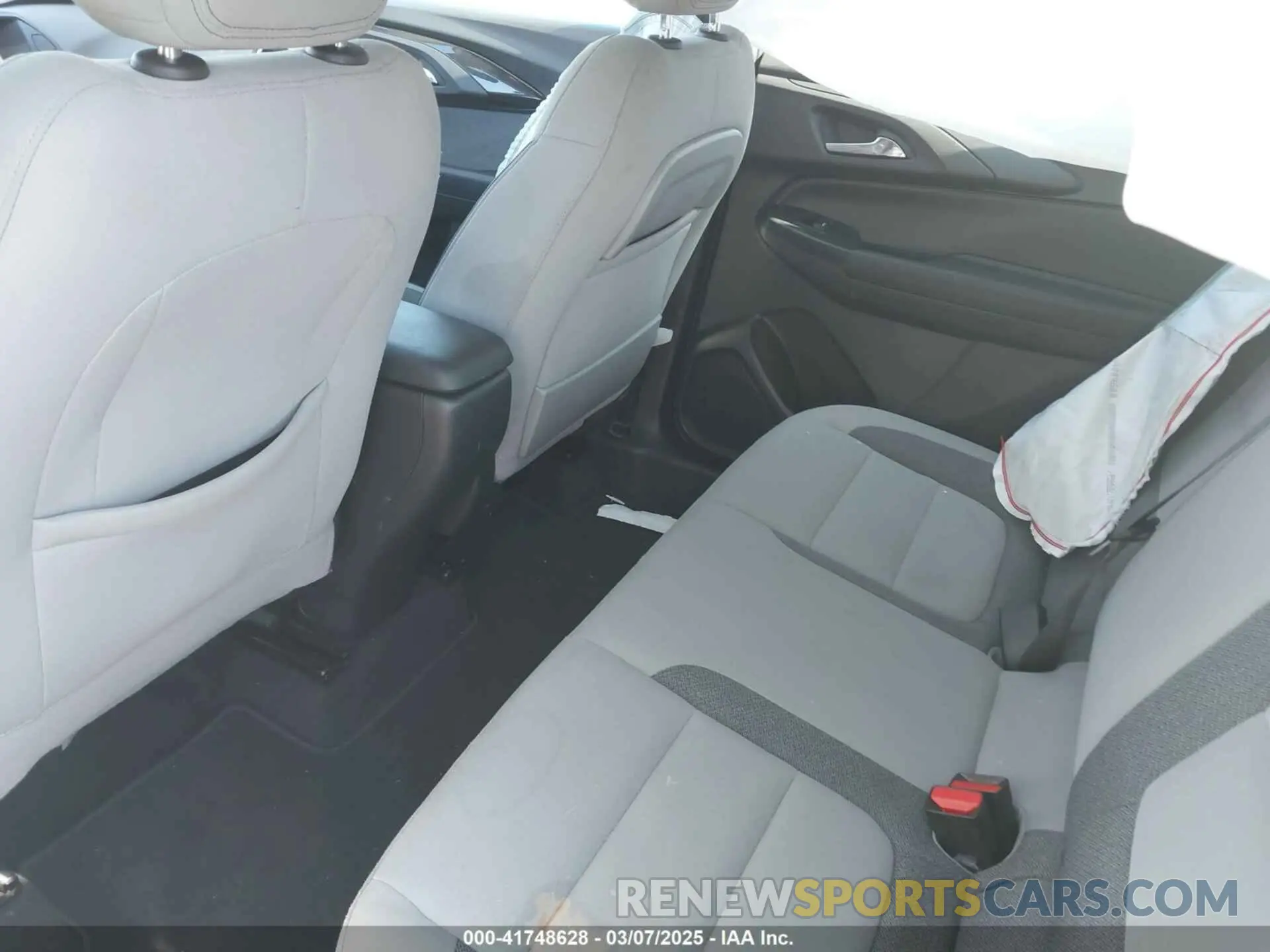 8 Photograph of a damaged car KL79MMS2XNB106384 CHEVROLET TRAILBLAZER 2022