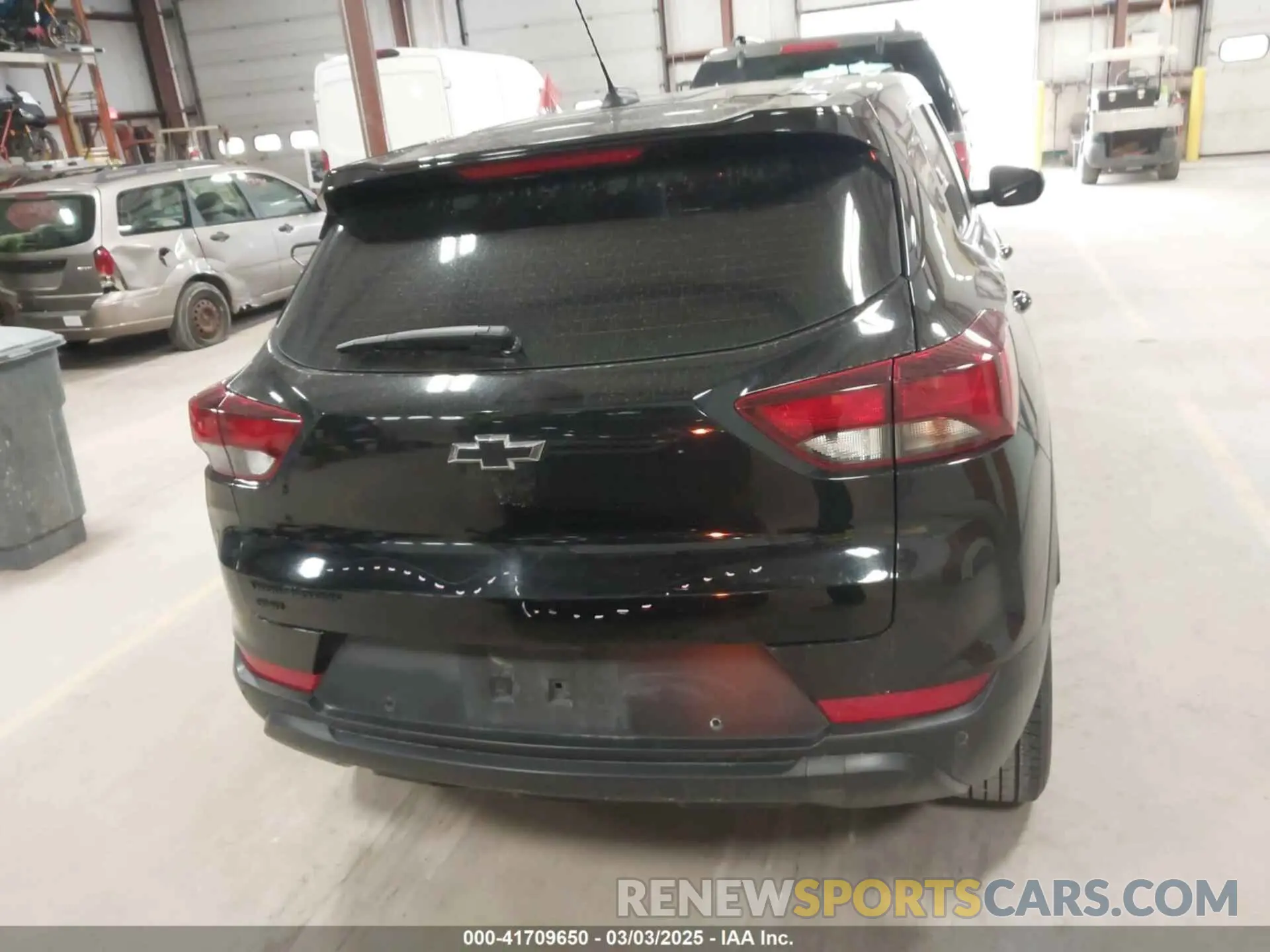 17 Photograph of a damaged car KL79MNSL2NB014071 CHEVROLET TRAILBLAZER 2022