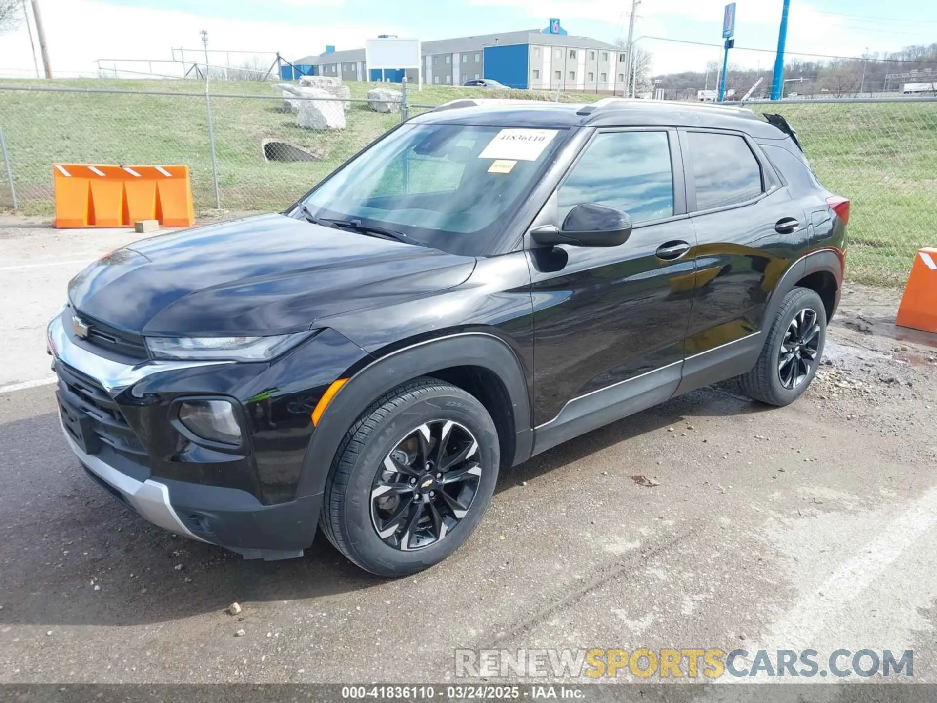 2 Фотография поврежденного автомобиля KL79MPS20NB117671 CHEVROLET TRAILBLAZER 2022