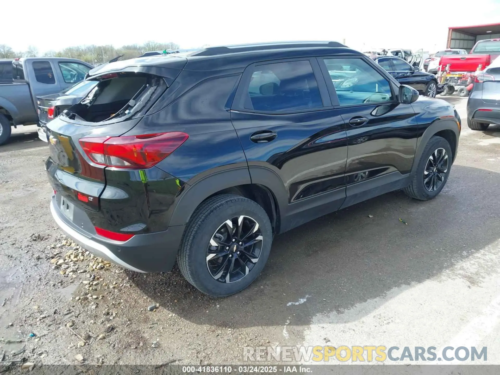 4 Фотография поврежденного автомобиля KL79MPS20NB117671 CHEVROLET TRAILBLAZER 2022