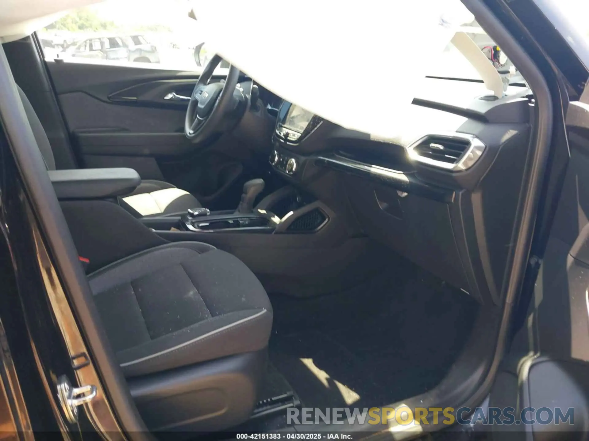 5 Photograph of a damaged car KL79MPS21NB136469 CHEVROLET TRAILBLAZER 2022