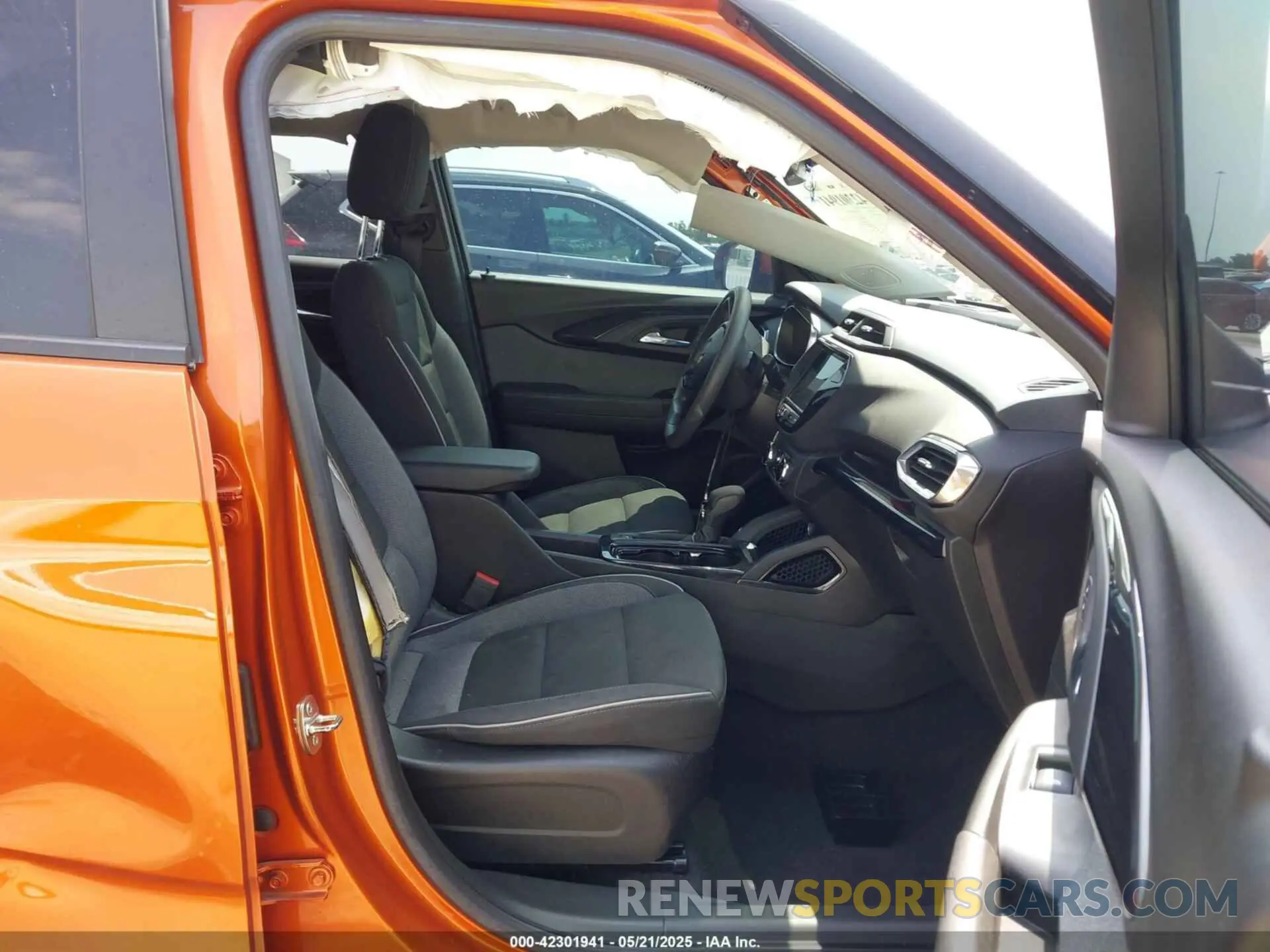 5 Фотография поврежденного автомобиля KL79MPS28NB115439 CHEVROLET TRAILBLAZER 2022