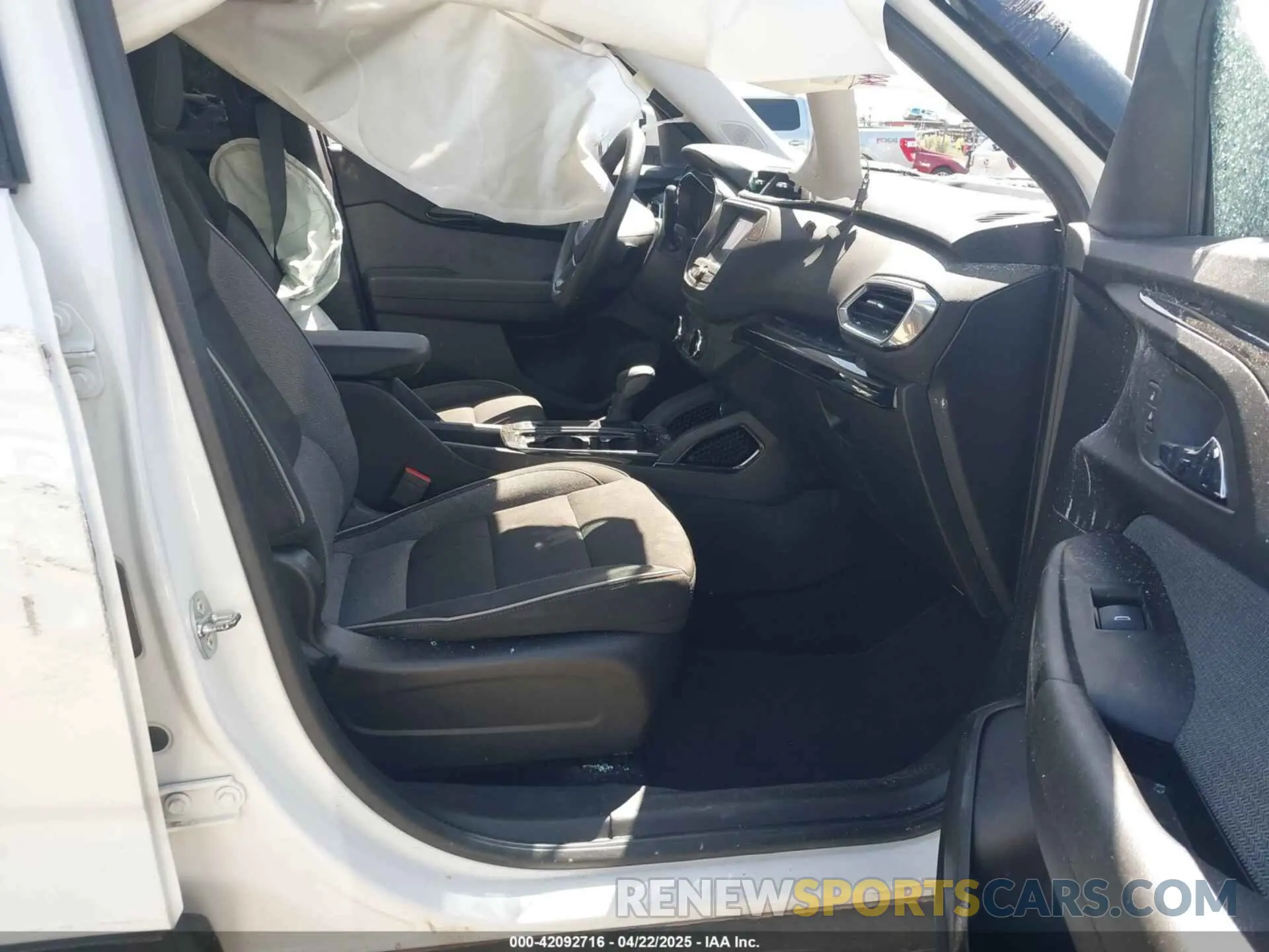 5 Фотография поврежденного автомобиля KL79MPS29NB120536 CHEVROLET TRAILBLAZER 2022