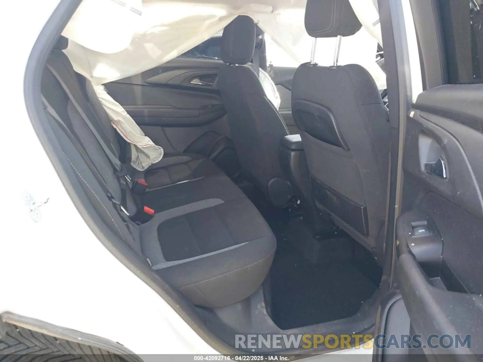 8 Фотография поврежденного автомобиля KL79MPS29NB120536 CHEVROLET TRAILBLAZER 2022