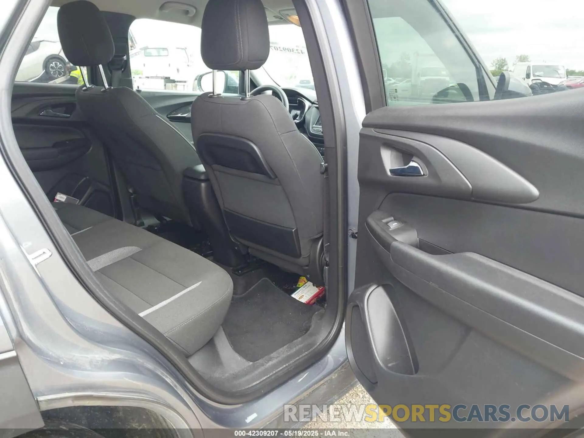 8 Photograph of a damaged car KL79MPSL2NB062617 CHEVROLET TRAILBLAZER 2022
