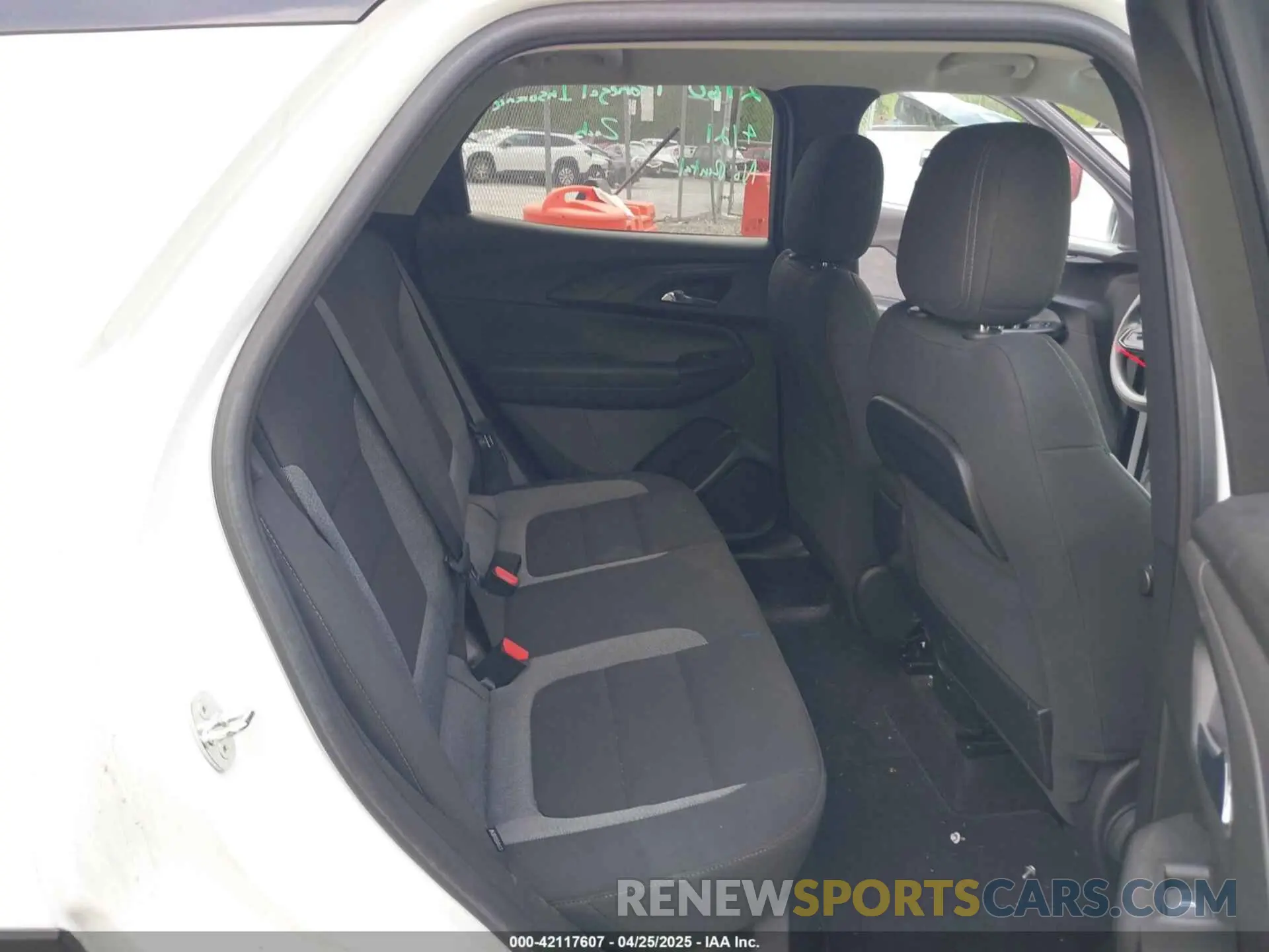 8 Photograph of a damaged car KL79MPSL6NB056206 CHEVROLET TRAILBLAZER 2022