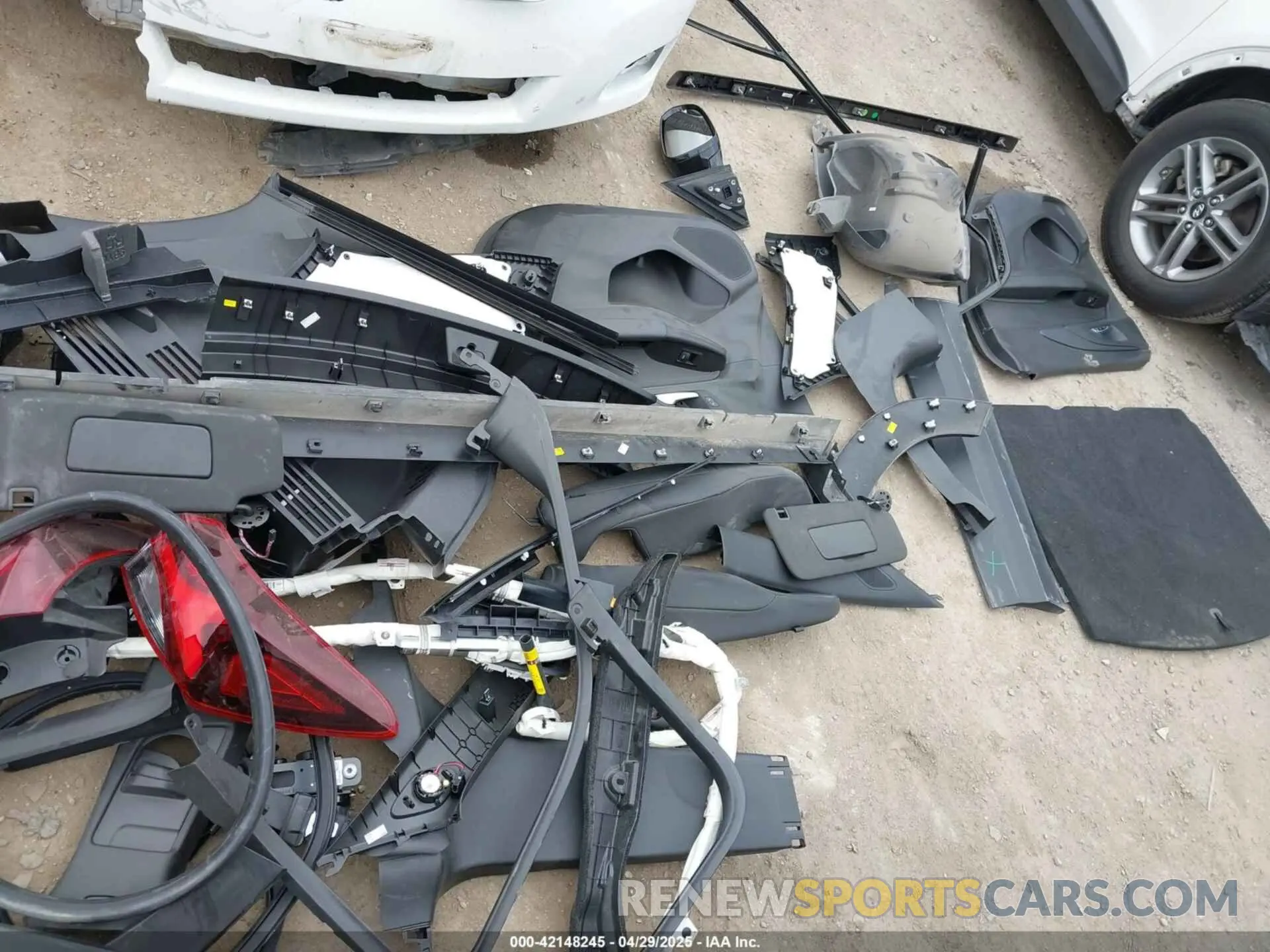 18 Photograph of a damaged car KL79MTSL3NB118959 CHEVROLET TRAILBLAZER 2022