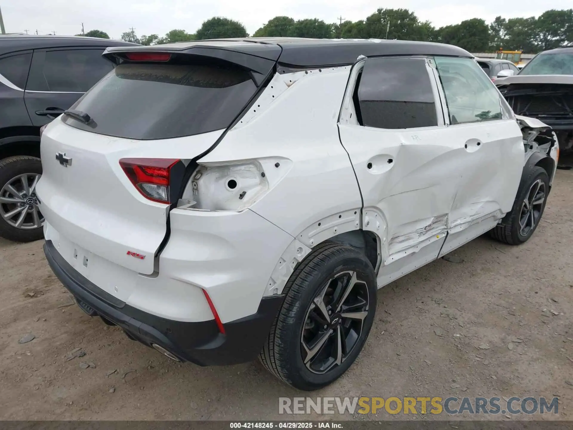4 Photograph of a damaged car KL79MTSL3NB118959 CHEVROLET TRAILBLAZER 2022