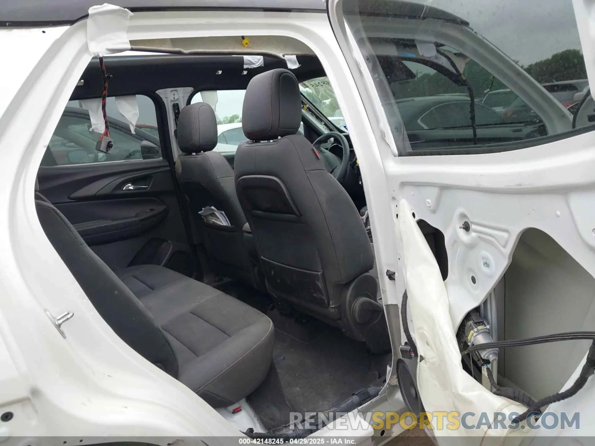 8 Photograph of a damaged car KL79MTSL3NB118959 CHEVROLET TRAILBLAZER 2022