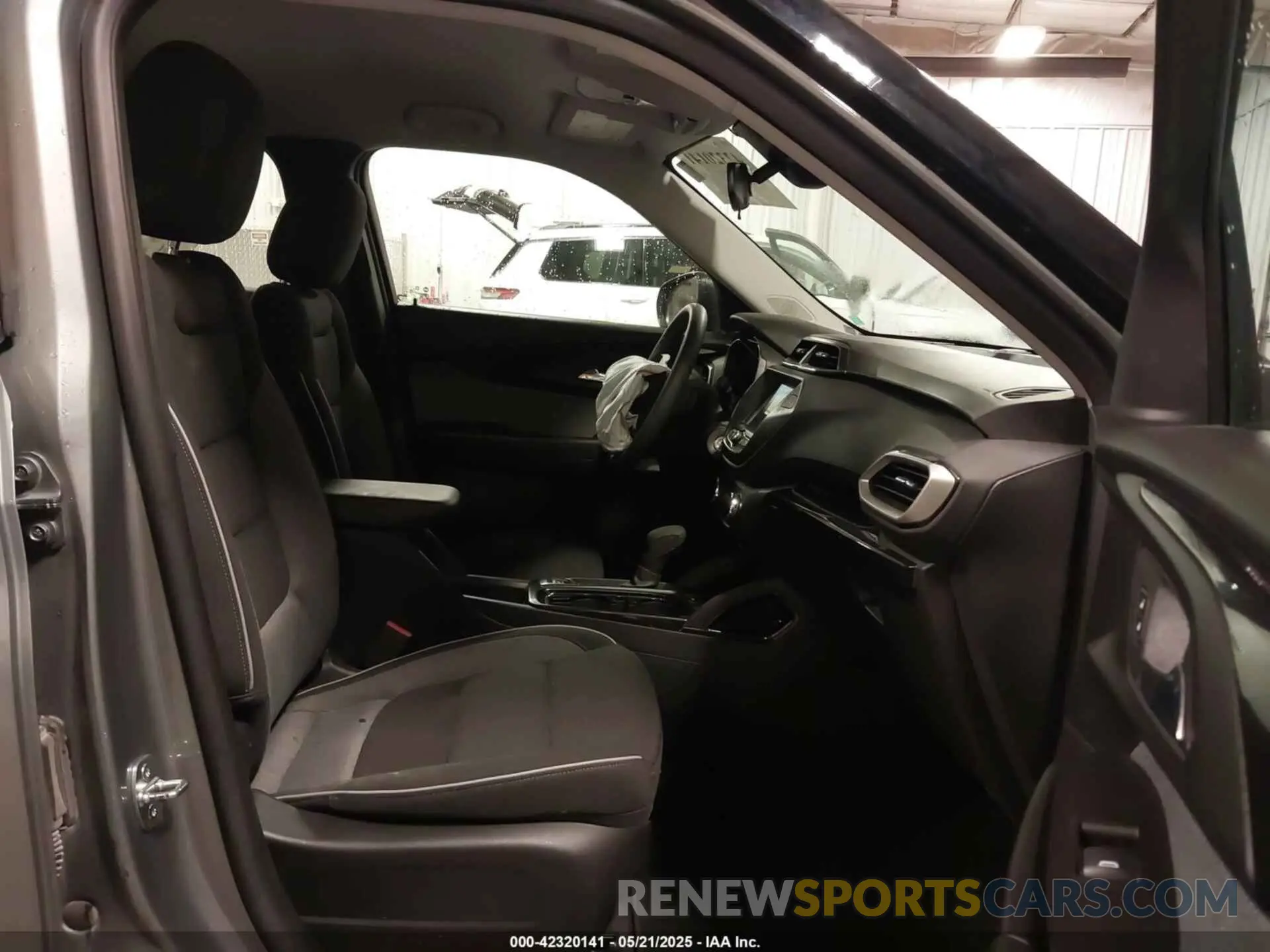 5 Photograph of a damaged car KL79MMS2XPB189284 CHEVROLET TRAILBLAZER 2023