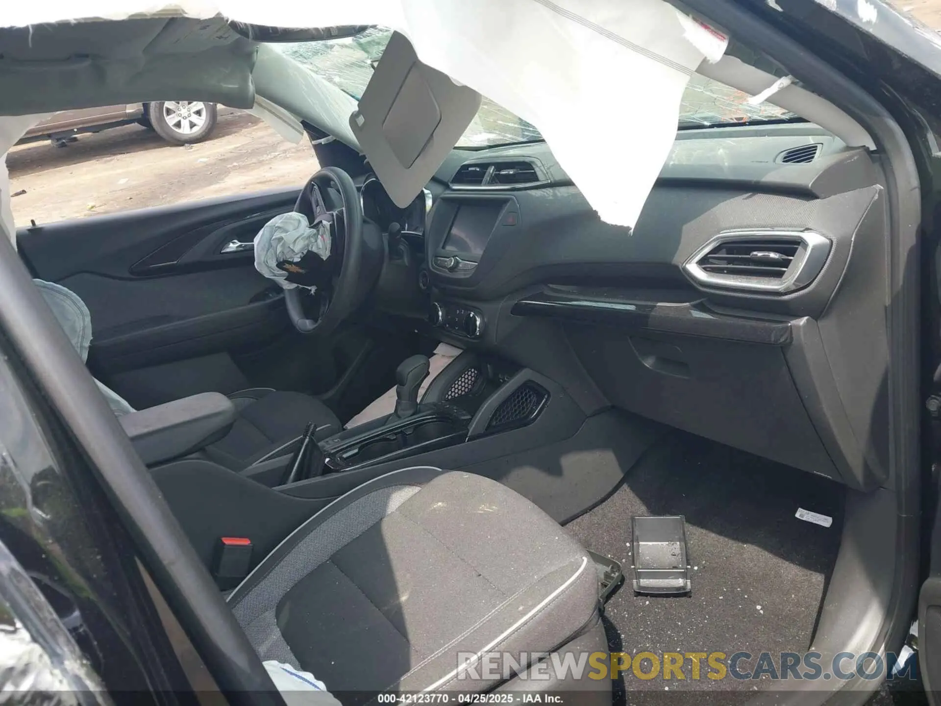 5 Фотография поврежденного автомобиля KL79MPS21PB179339 CHEVROLET TRAILBLAZER 2023