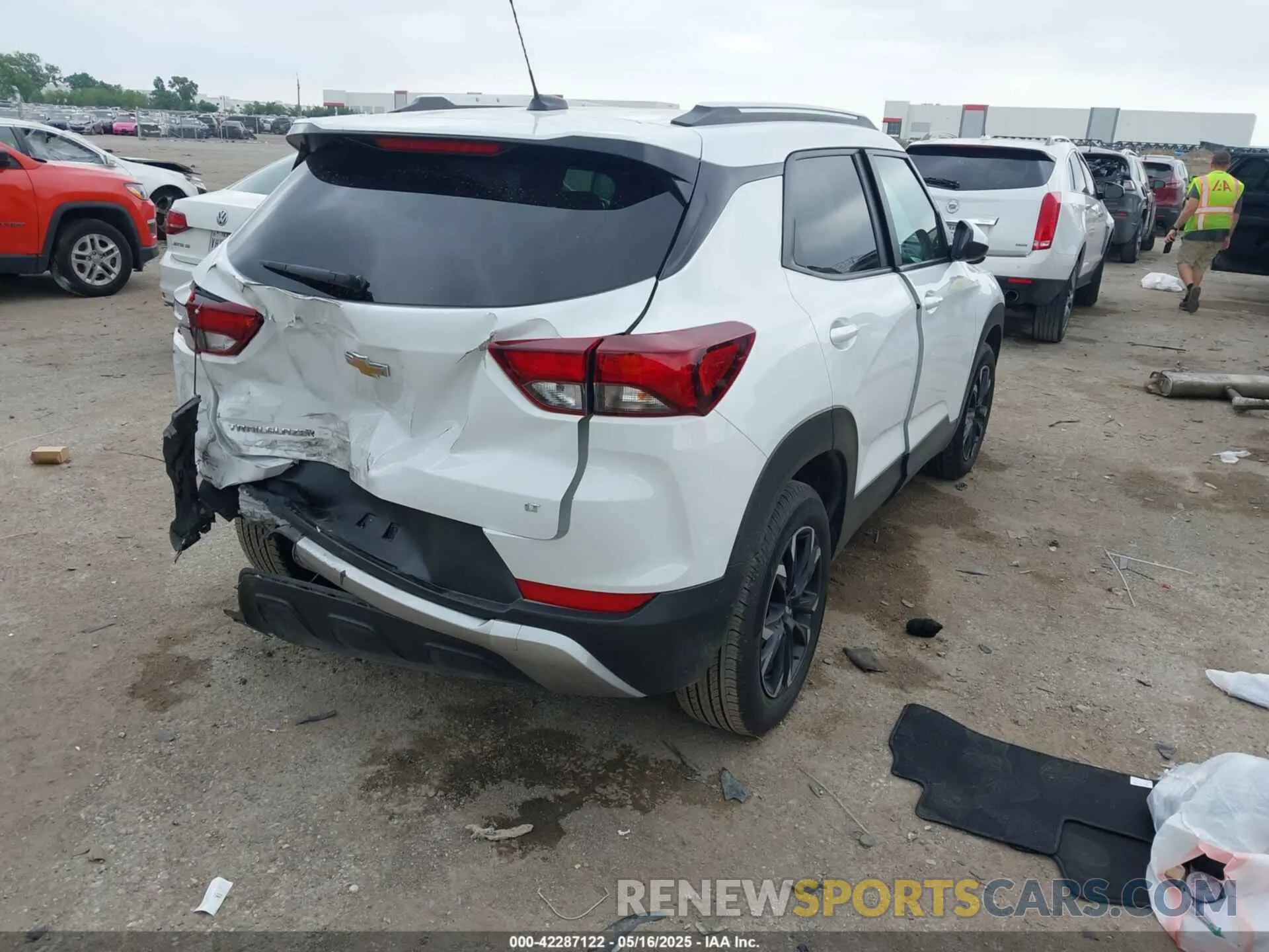 4 Фотография поврежденного автомобиля KL79MPS21PB192043 CHEVROLET TRAILBLAZER 2023