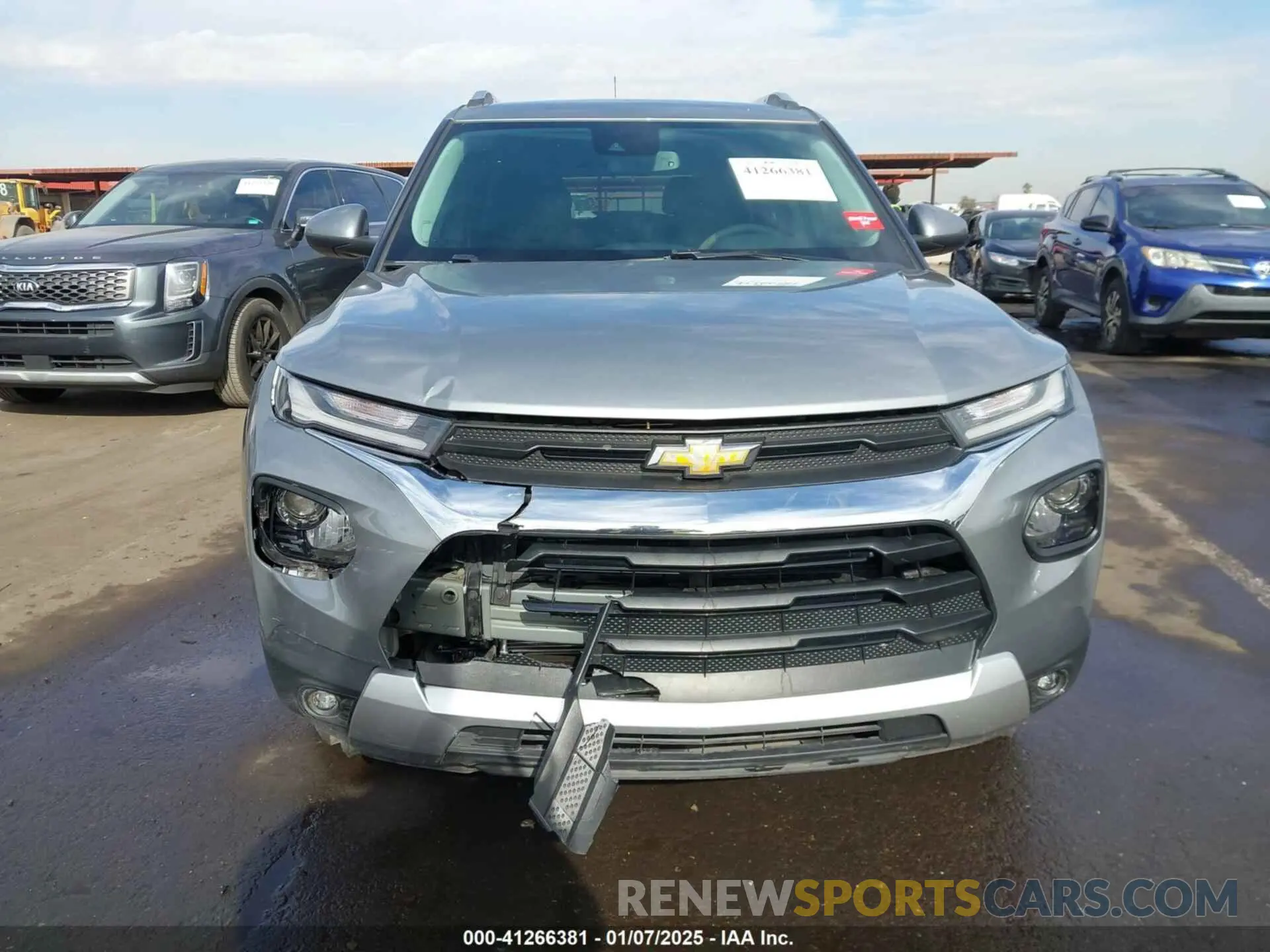 12 Фотография поврежденного автомобиля KL79MPS22PB164235 CHEVROLET TRAILBLAZER 2023