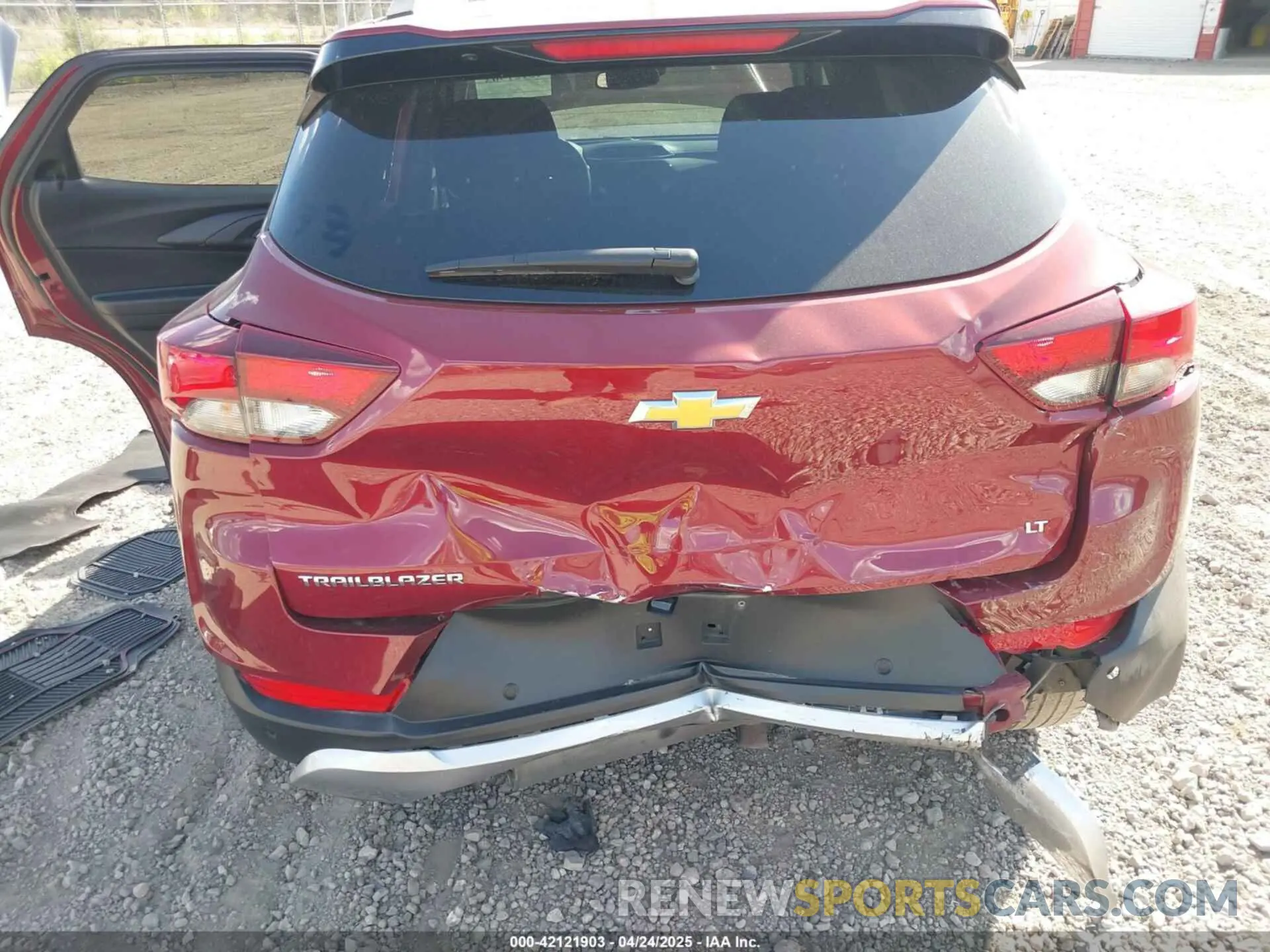6 Photograph of a damaged car KL79MPSL2PB081137 CHEVROLET TRAILBLAZER 2023