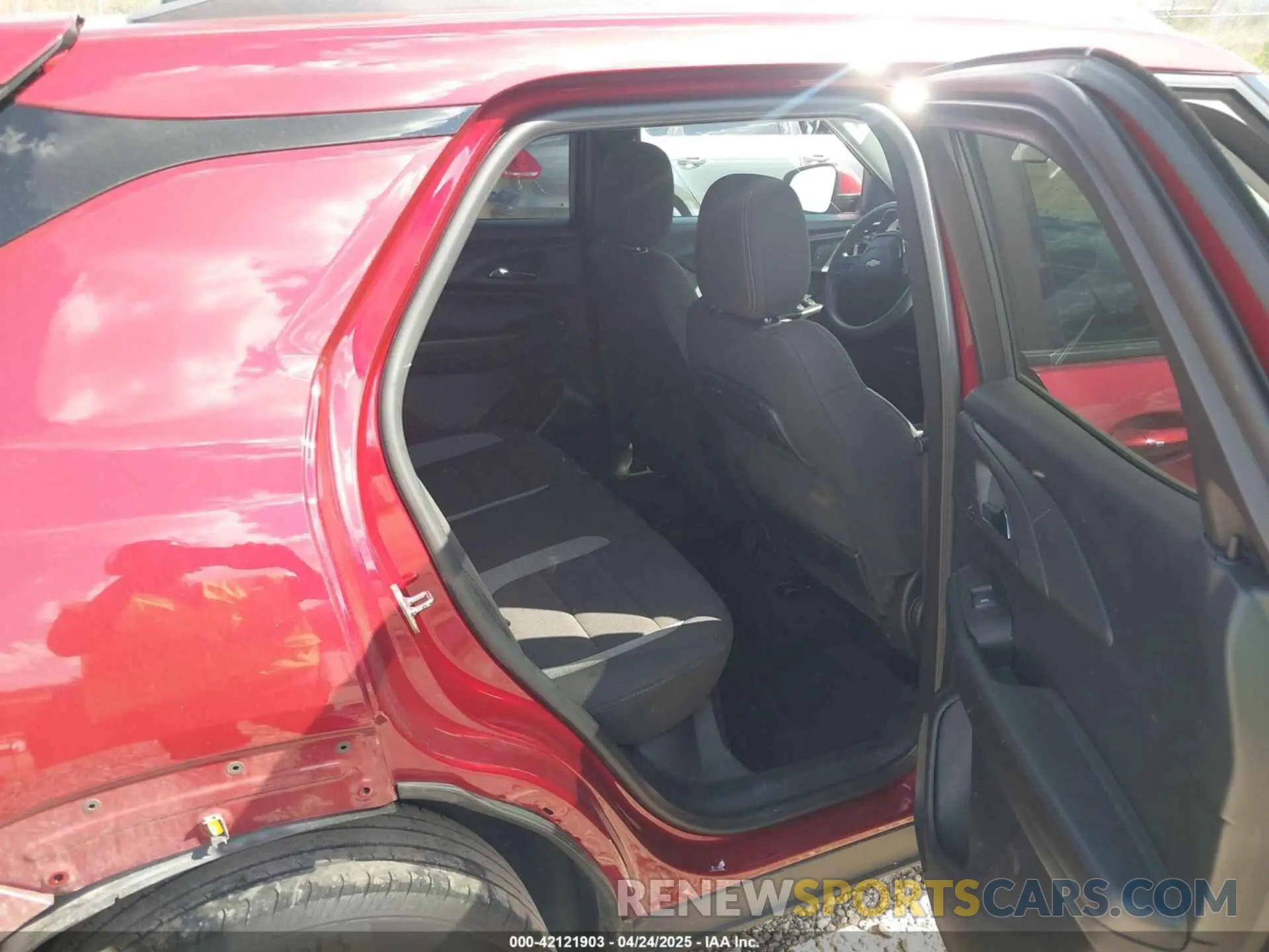 8 Photograph of a damaged car KL79MPSL2PB081137 CHEVROLET TRAILBLAZER 2023