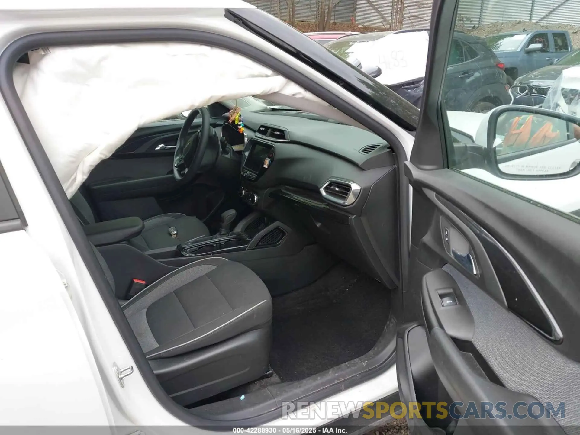 5 Фотография поврежденного автомобиля KL79MPSL2PB112824 CHEVROLET TRAILBLAZER 2023