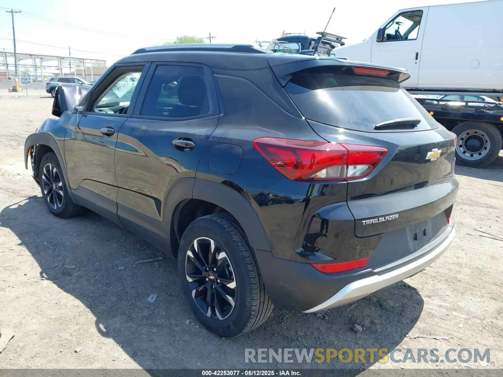 3 Фотография поврежденного автомобиля KL79MPSL8PB080333 CHEVROLET TRAILBLAZER 2023