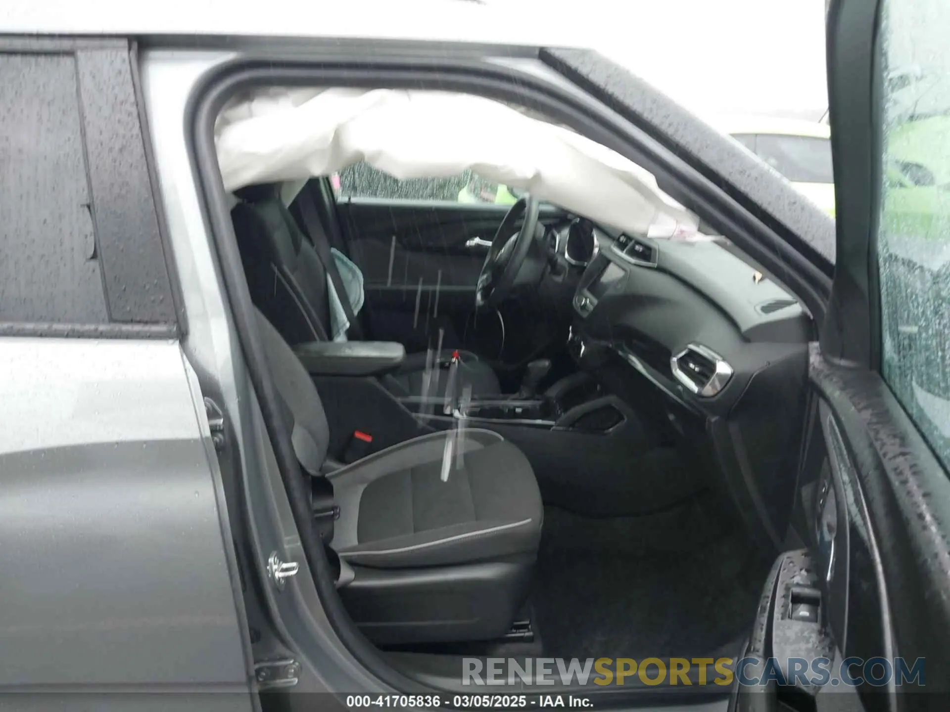 5 Photograph of a damaged car KL79MPSLXPB169367 CHEVROLET TRAILBLAZER 2023