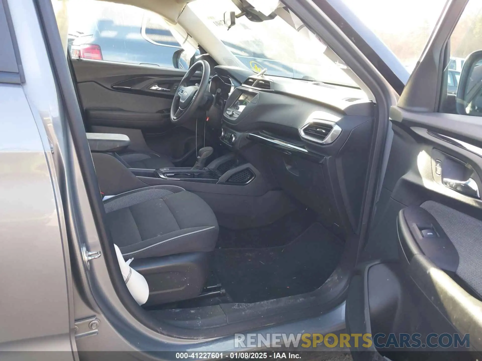 5 Photograph of a damaged car KL79MRSL0PB092861 CHEVROLET TRAILBLAZER 2023