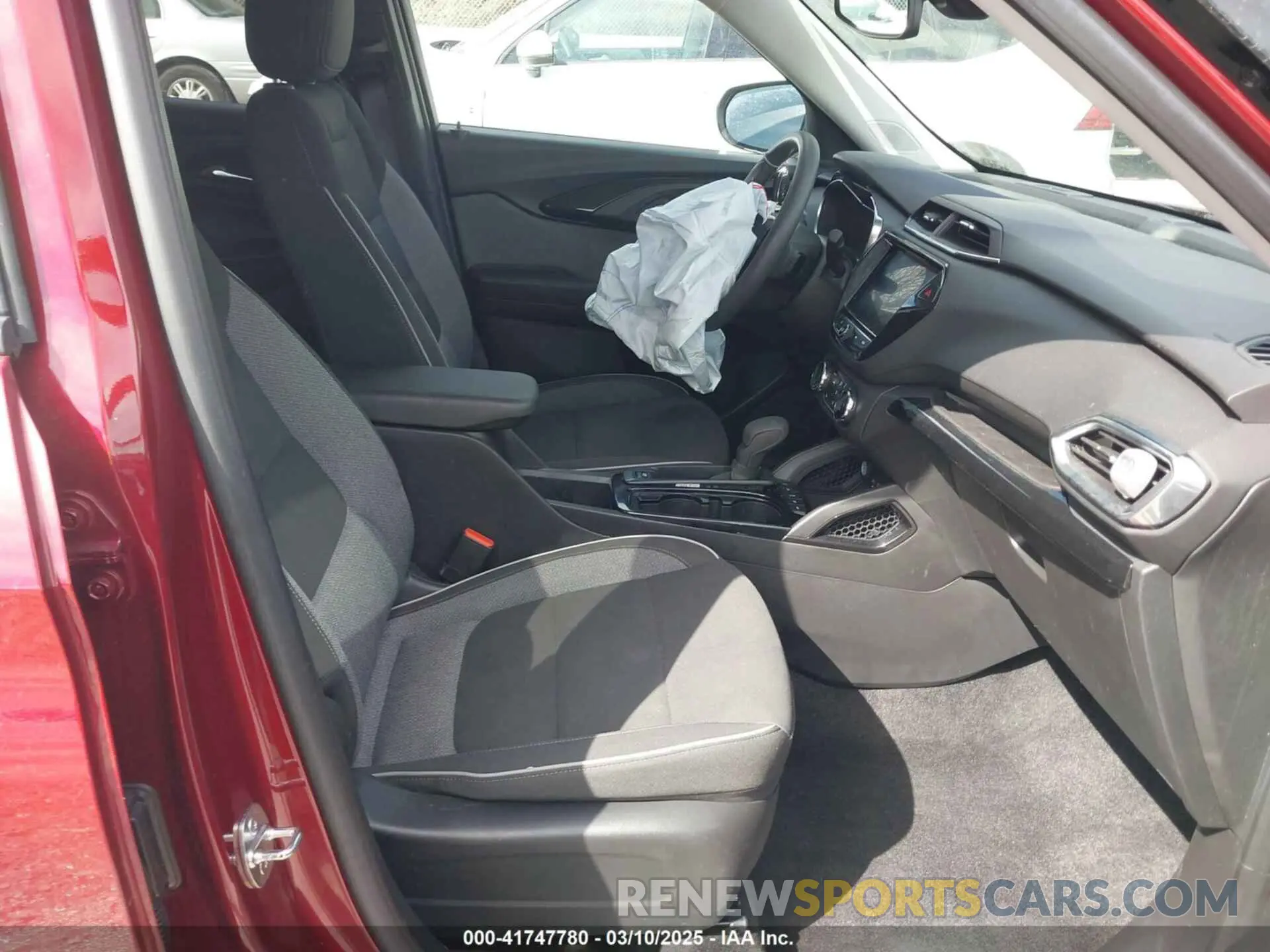 5 Photograph of a damaged car KL79MRSL2PB170749 CHEVROLET TRAILBLAZER 2023