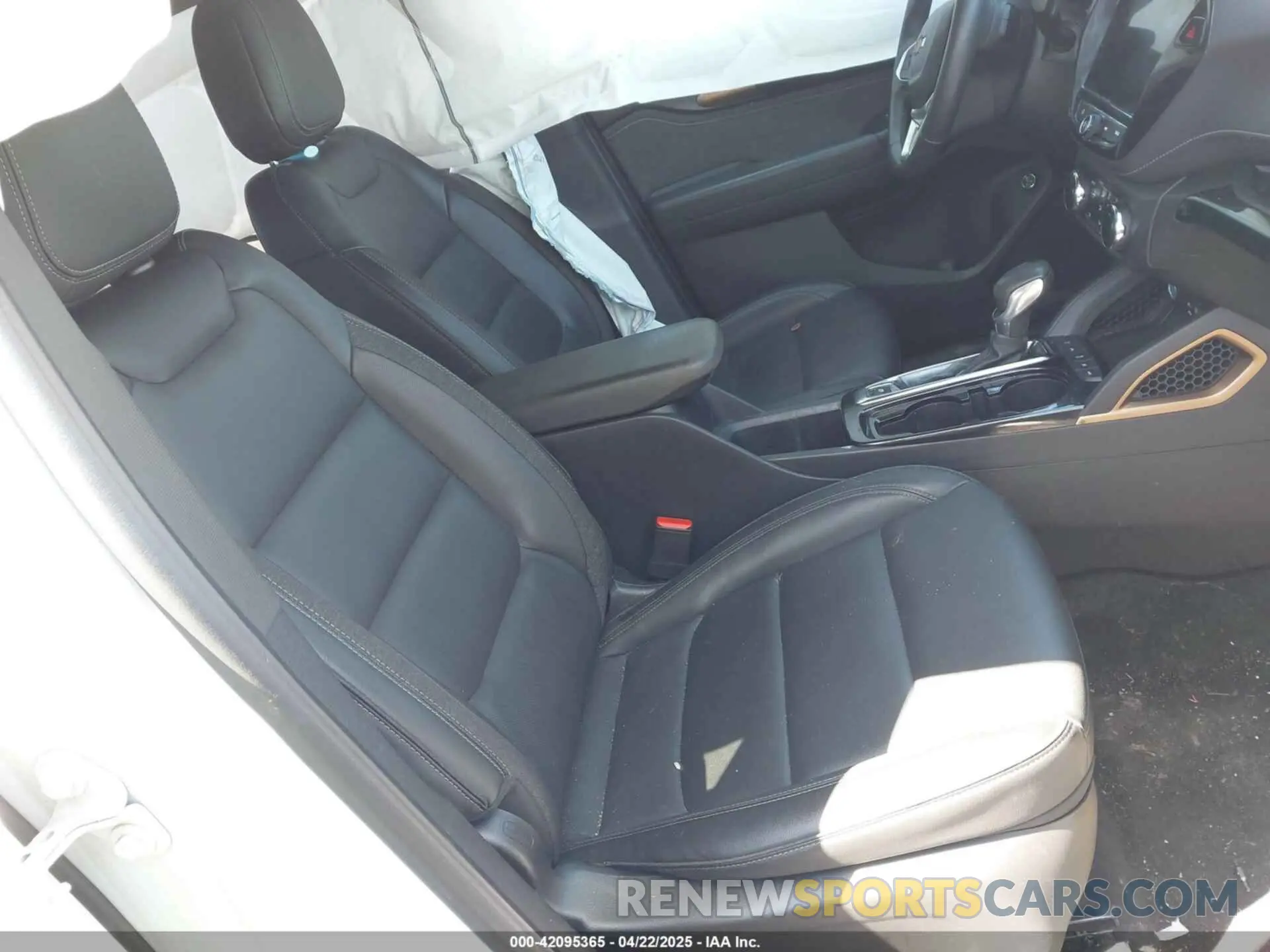 5 Фотография поврежденного автомобиля KL79MSSL3PB038316 CHEVROLET TRAILBLAZER 2023