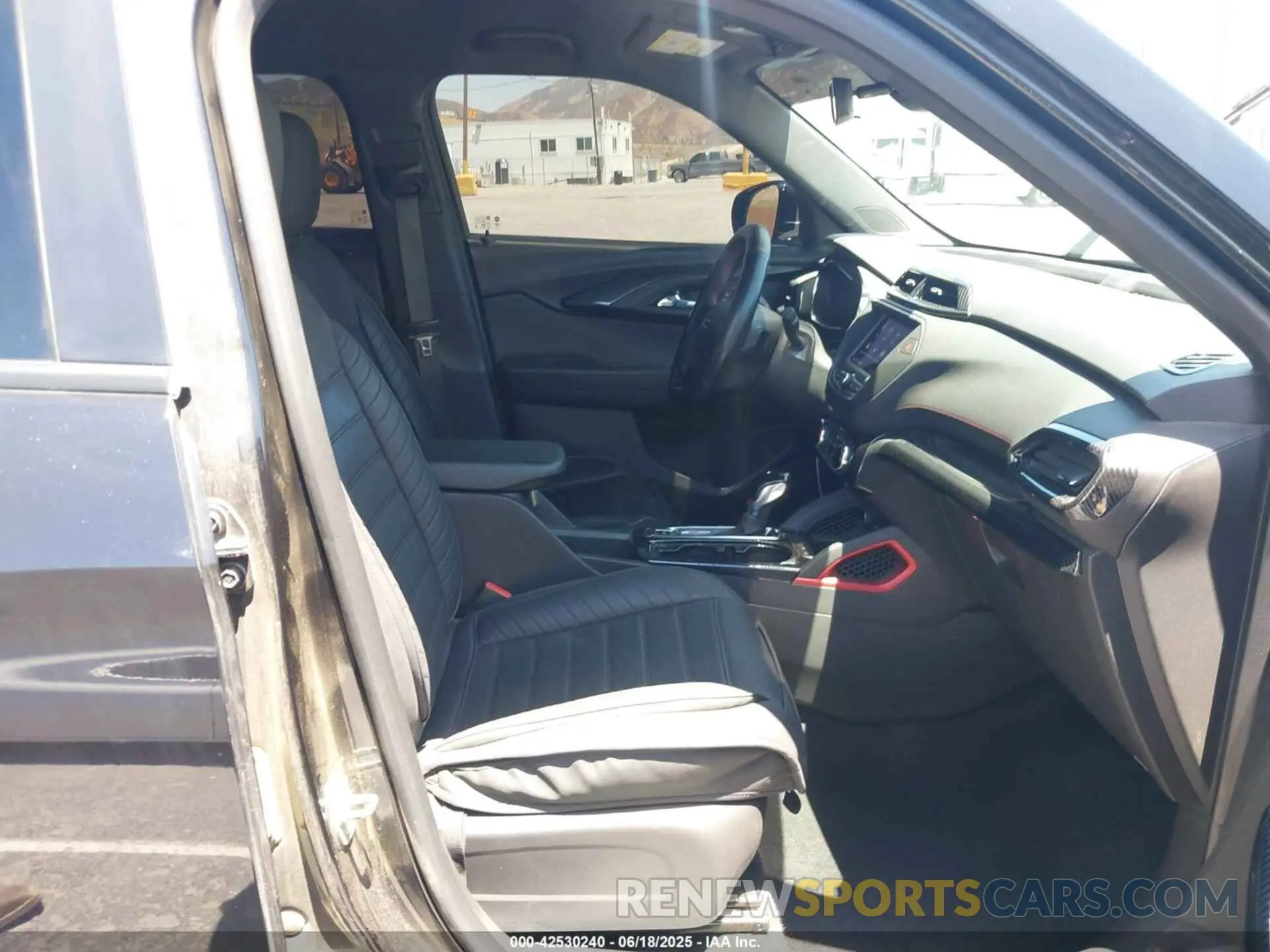 5 Photograph of a damaged car KL79MTSL1PB156807 CHEVROLET TRAILBLAZER 2023
