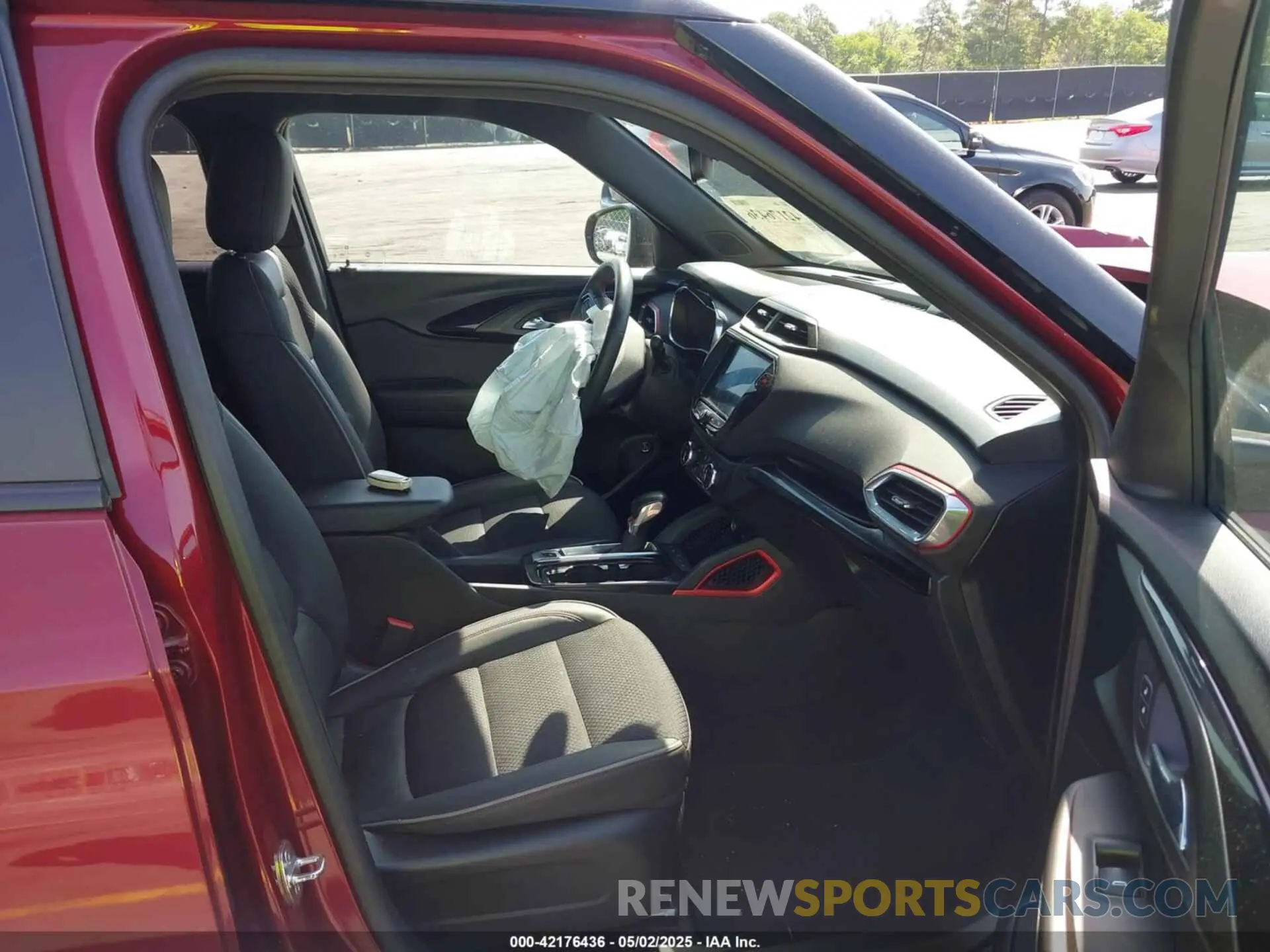 5 Photograph of a damaged car KL79MTSL8PB008833 CHEVROLET TRAILBLAZER 2023
