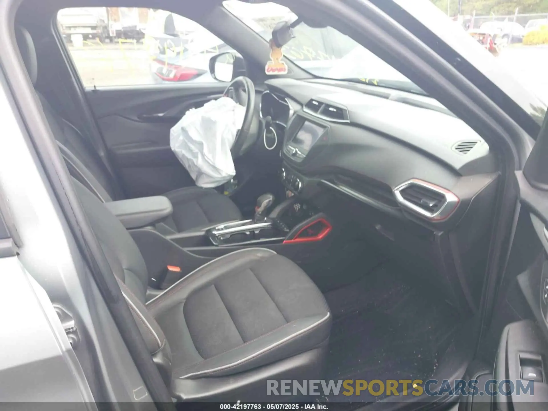5 Фотография поврежденного автомобиля KL79MTSL8PB060611 CHEVROLET TRAILBLAZER 2023