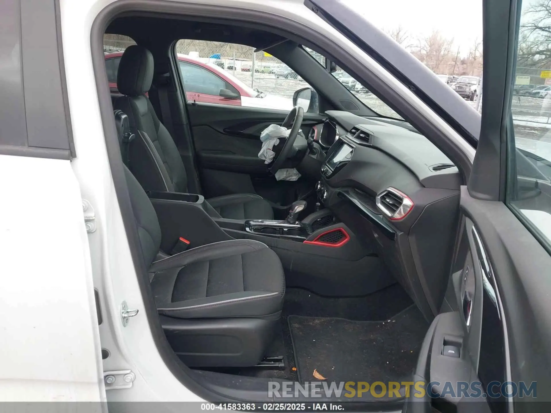 5 Photograph of a damaged car KL79MUSL3PB205964 CHEVROLET TRAILBLAZER 2023