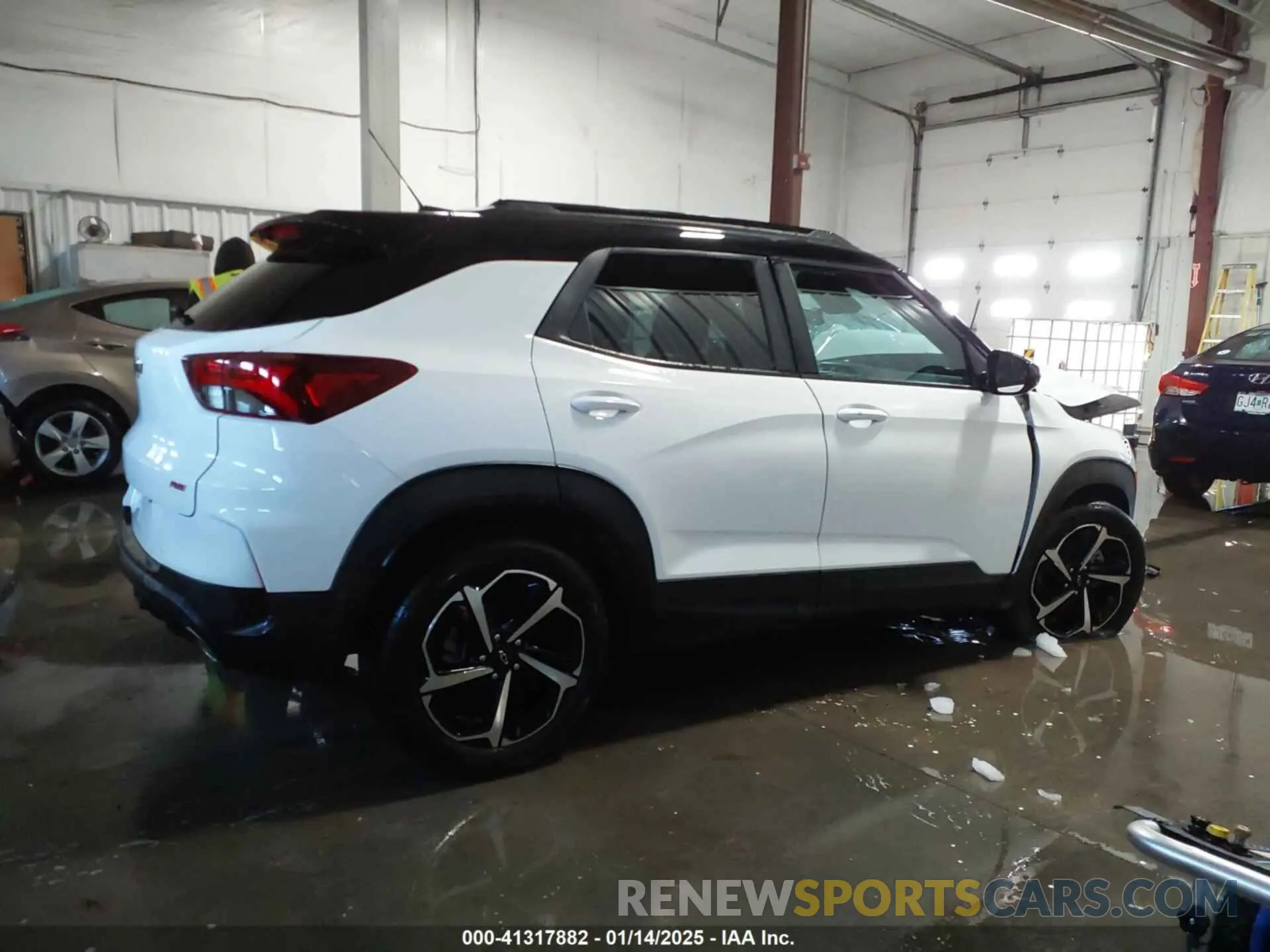 13 Photograph of a damaged car KL79MUSL4PB038725 CHEVROLET TRAILBLAZER 2023
