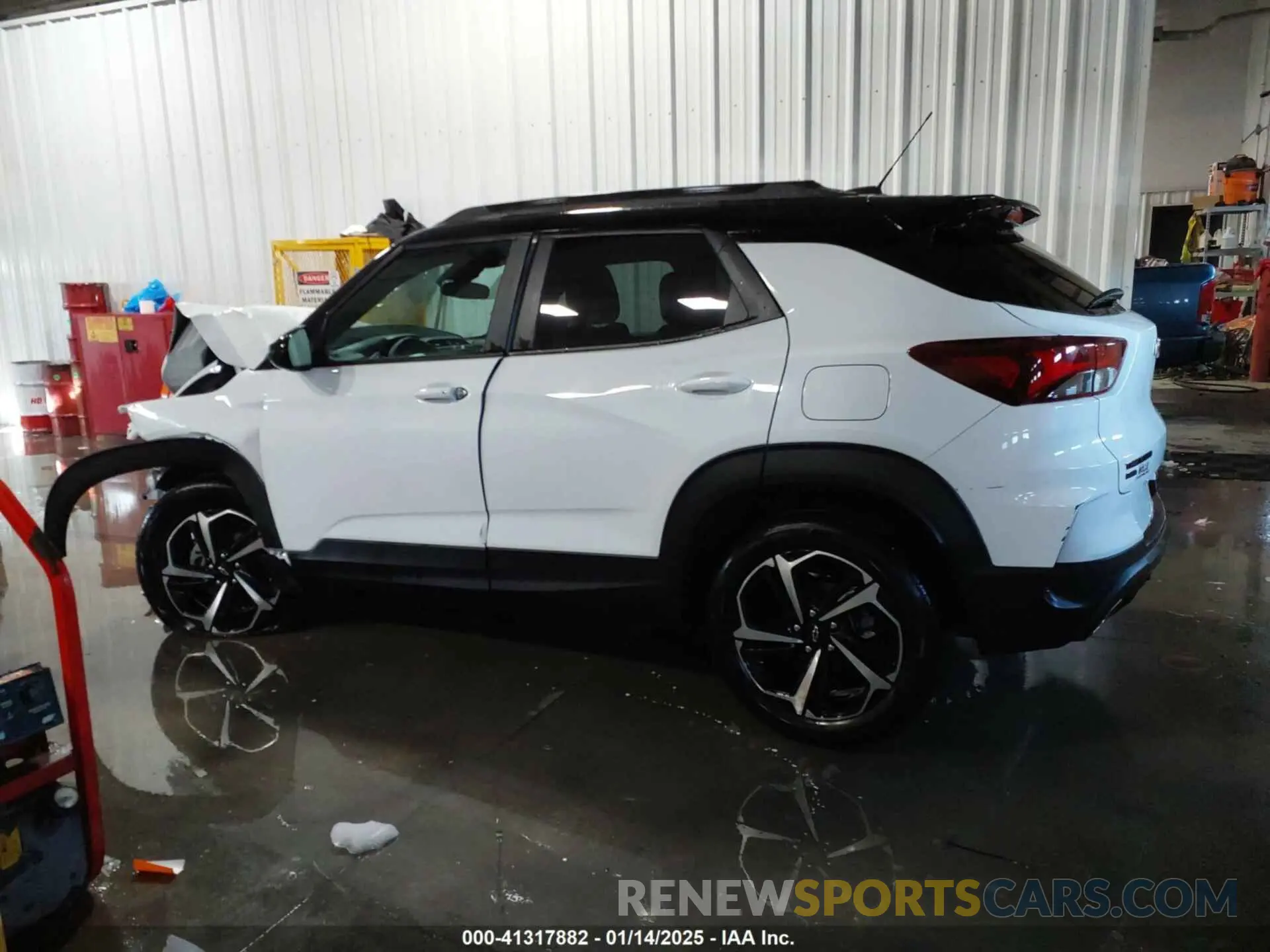 14 Photograph of a damaged car KL79MUSL4PB038725 CHEVROLET TRAILBLAZER 2023