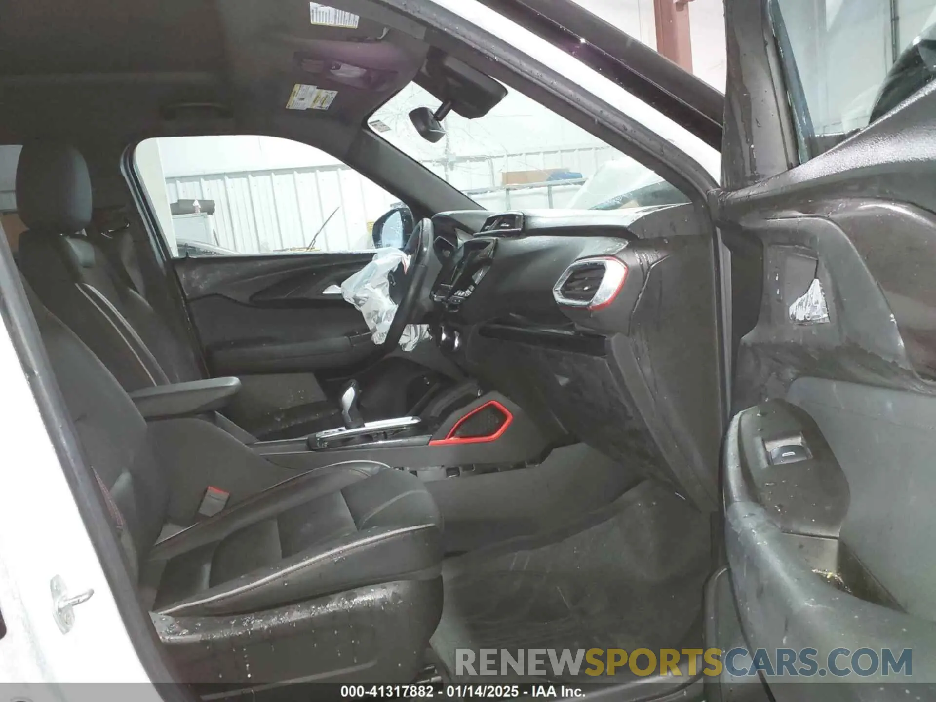 5 Photograph of a damaged car KL79MUSL4PB038725 CHEVROLET TRAILBLAZER 2023