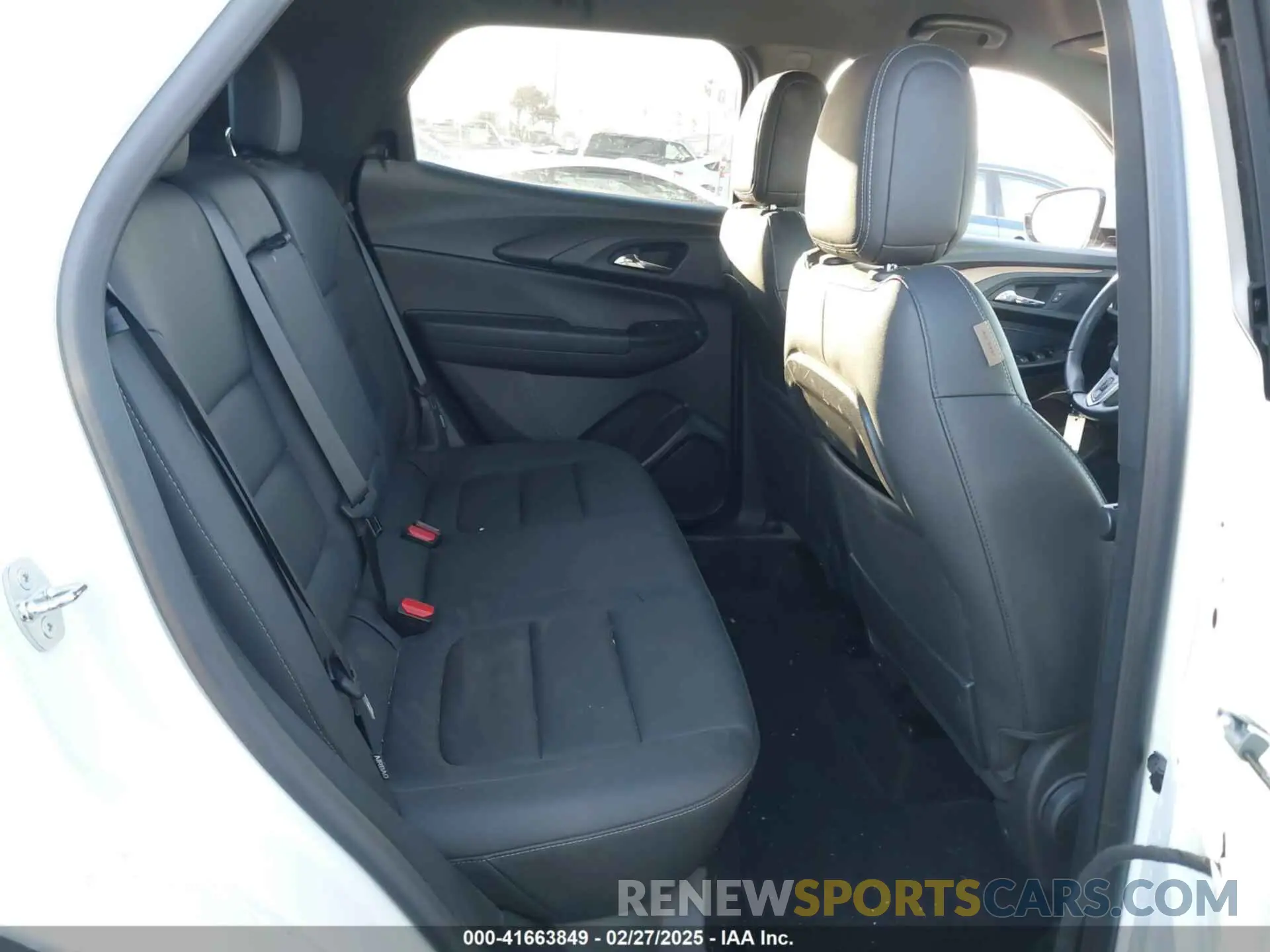 8 Фотография поврежденного автомобиля KL79MVSL0PB110428 CHEVROLET TRAILBLAZER 2023