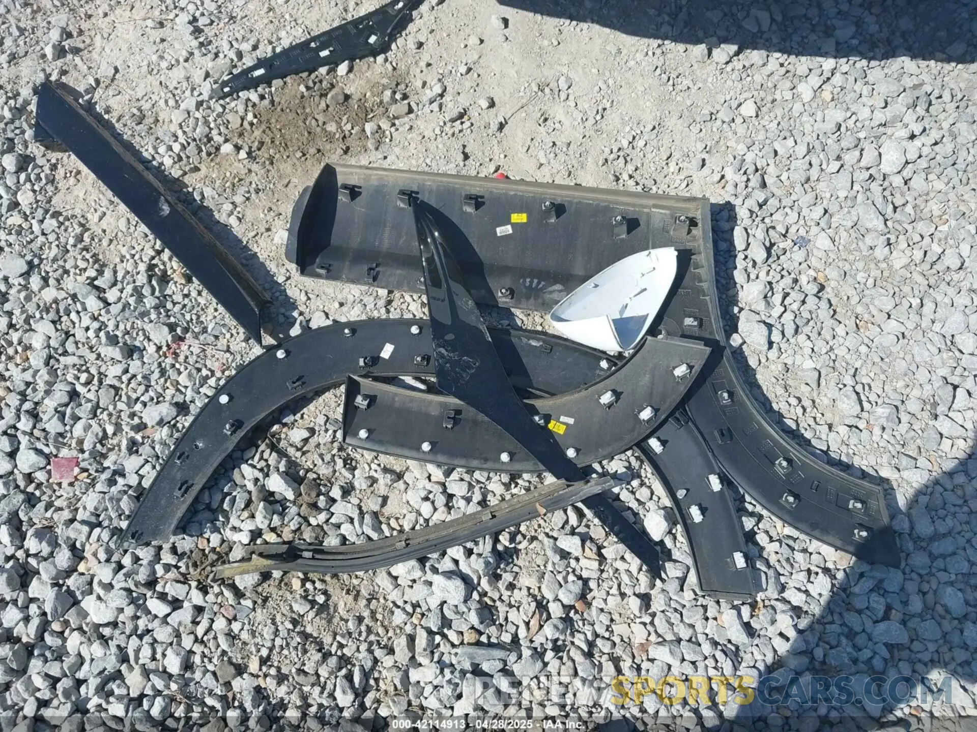 12 Photograph of a damaged car KL79MVSL6PB178085 CHEVROLET TRAILBLAZER 2023