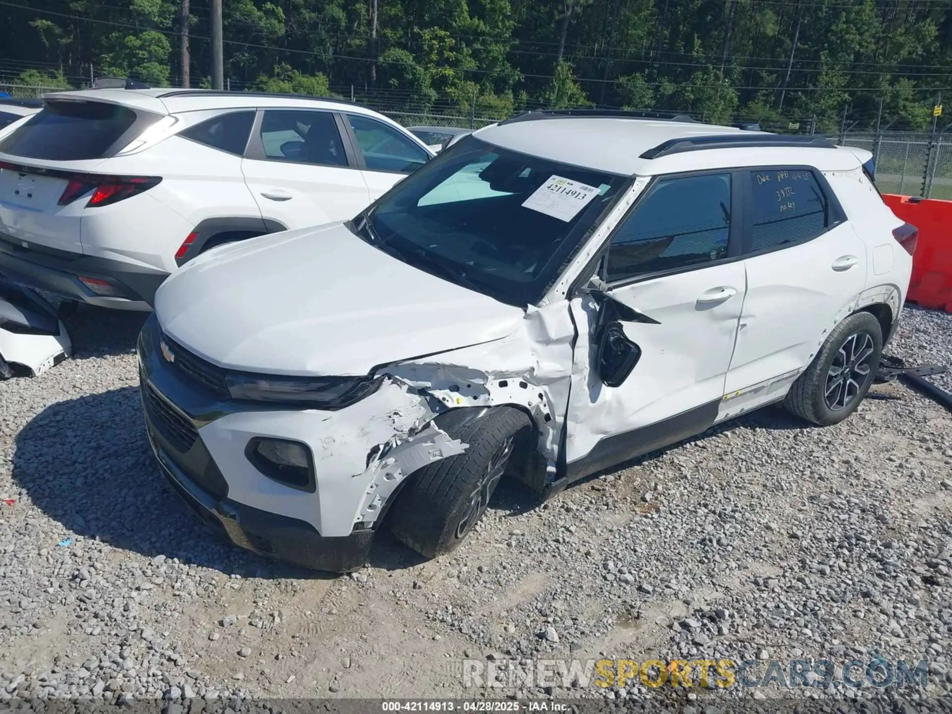 2 Photograph of a damaged car KL79MVSL6PB178085 CHEVROLET TRAILBLAZER 2023