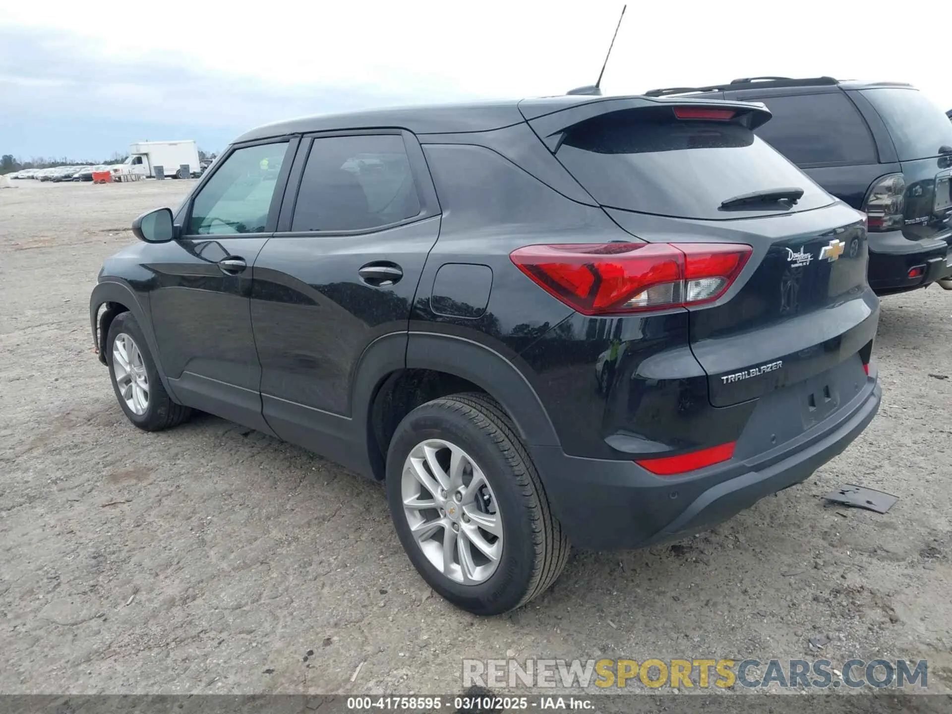 3 Фотография поврежденного автомобиля KL79MMSL3RB098482 CHEVROLET TRAILBLAZER 2024
