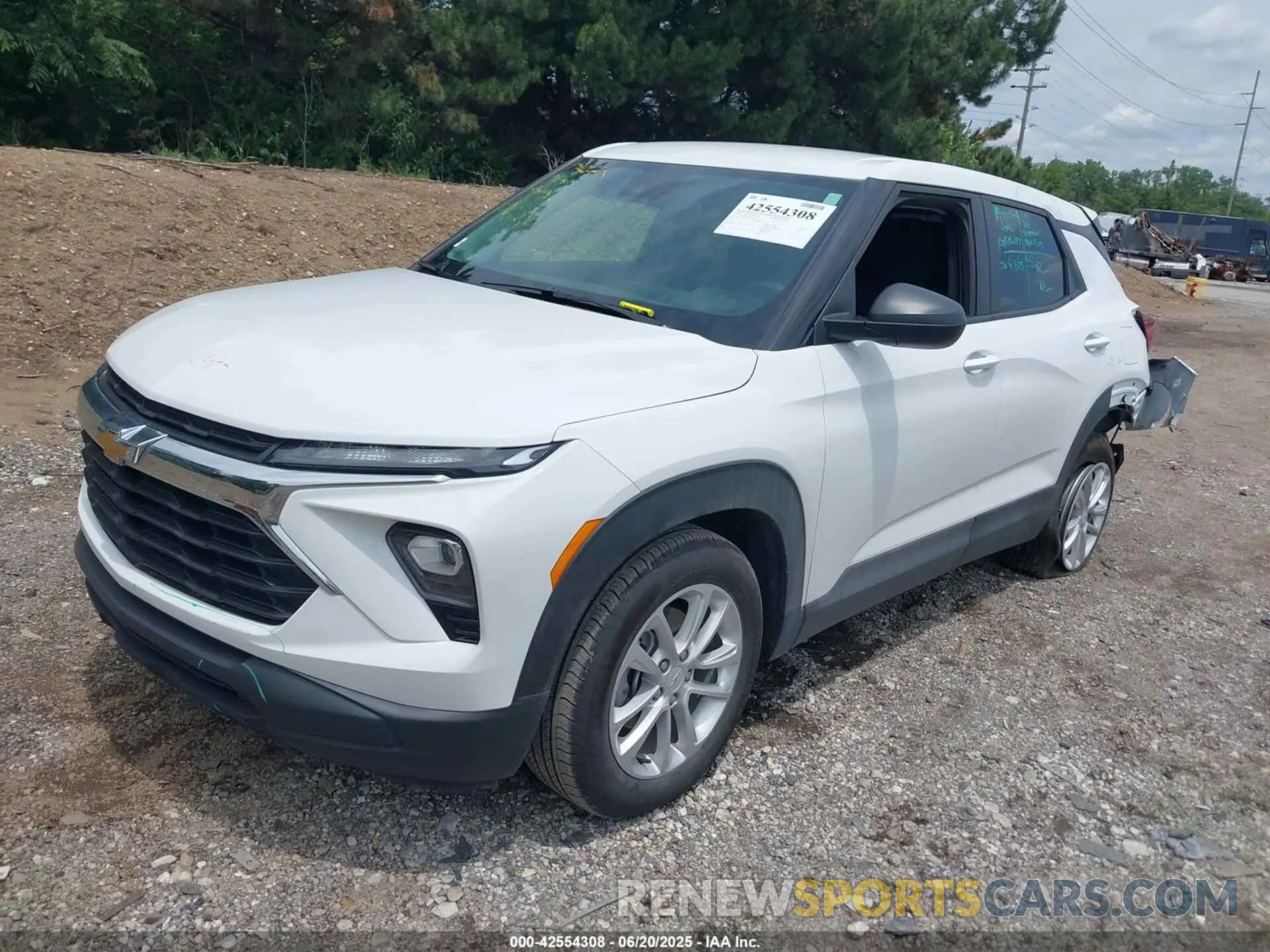 2 Фотография поврежденного автомобиля KL79MMSL9RB097000 CHEVROLET TRAILBLAZER 2024