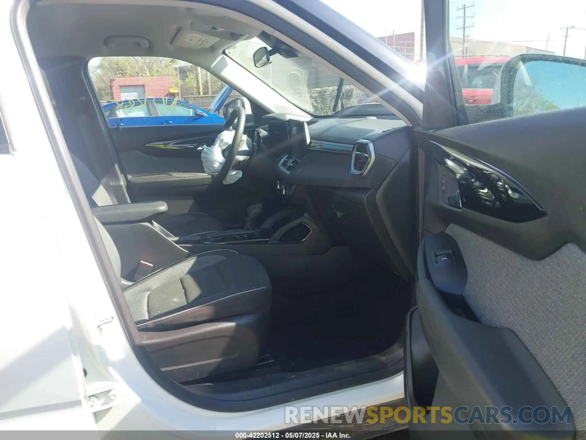 5 Photograph of a damaged car KL79MPS23RB053969 CHEVROLET TRAILBLAZER 2024