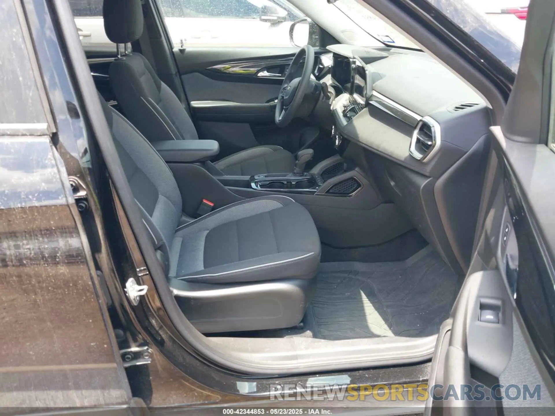5 Photograph of a damaged car KL79MPSL5RB191795 CHEVROLET TRAILBLAZER 2024