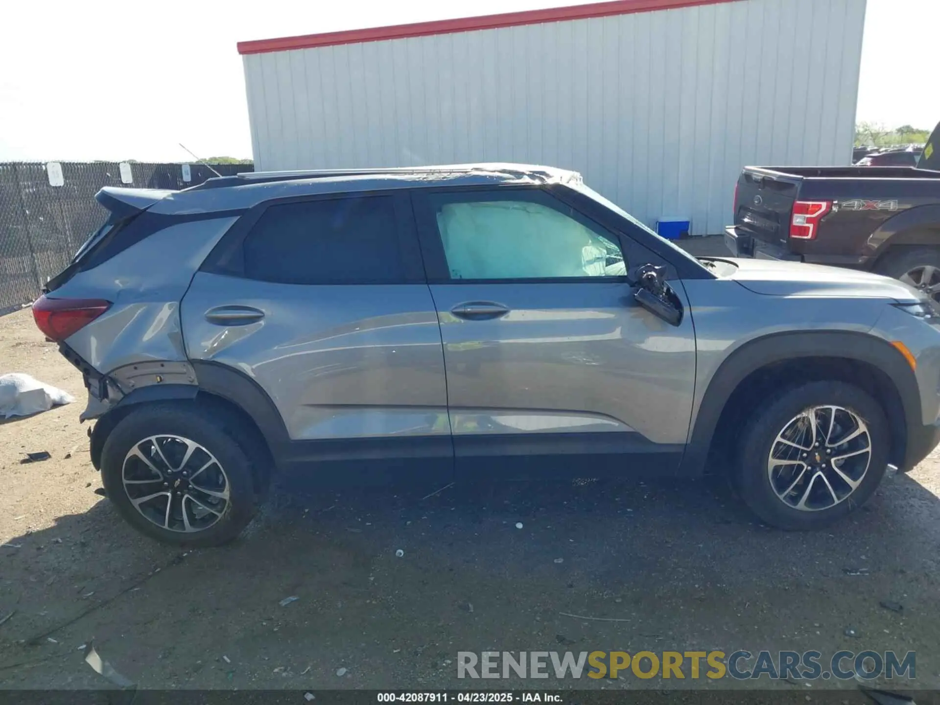 13 Photograph of a damaged car KL79MPSL6RB169112 CHEVROLET TRAILBLAZER 2024