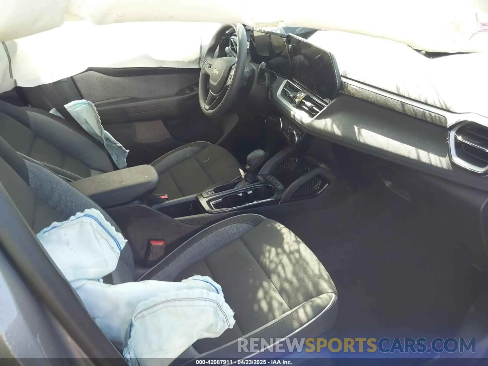 5 Photograph of a damaged car KL79MPSL6RB169112 CHEVROLET TRAILBLAZER 2024