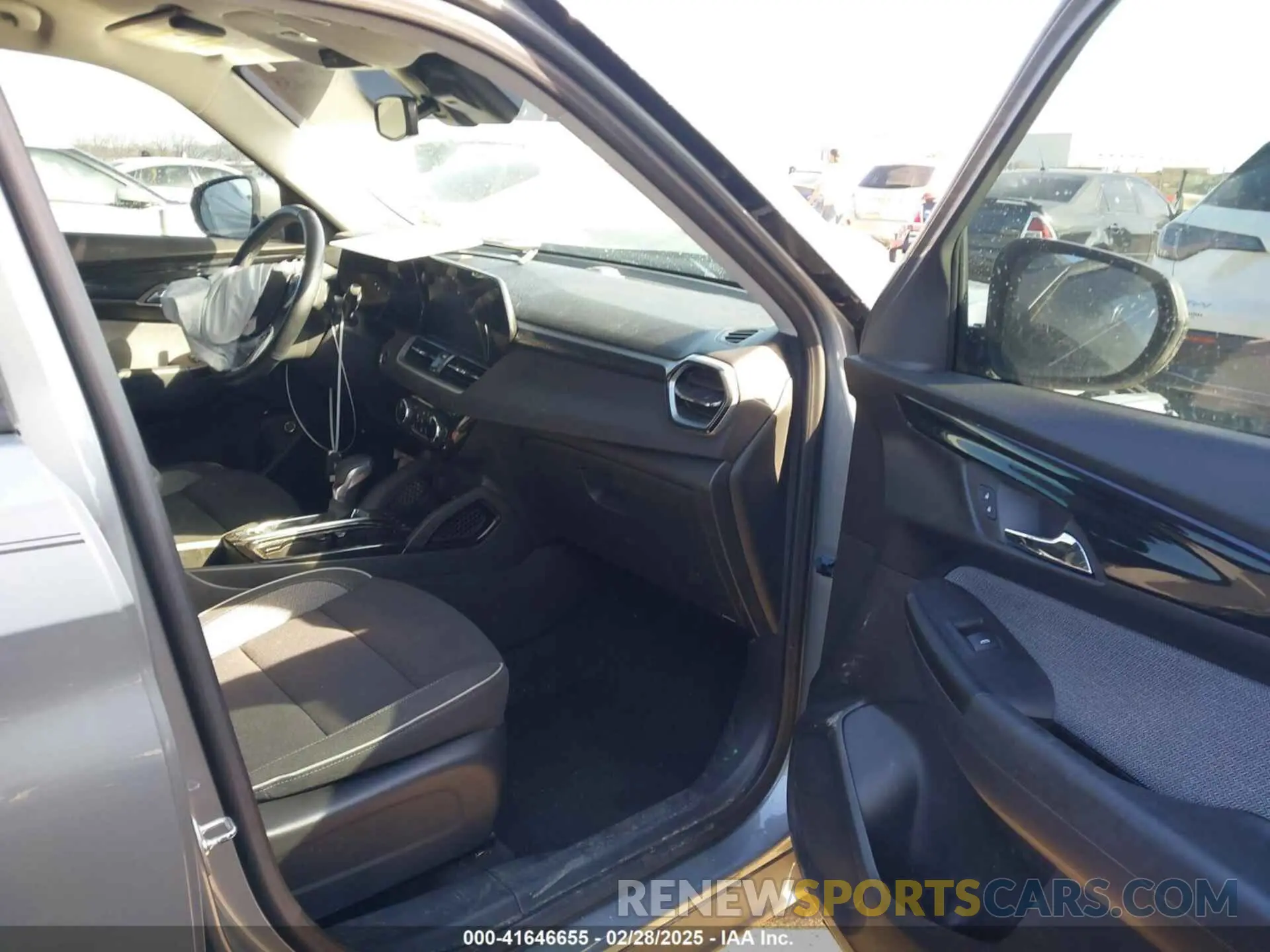 5 Photograph of a damaged car KL79MPSL9RB117067 CHEVROLET TRAILBLAZER 2024