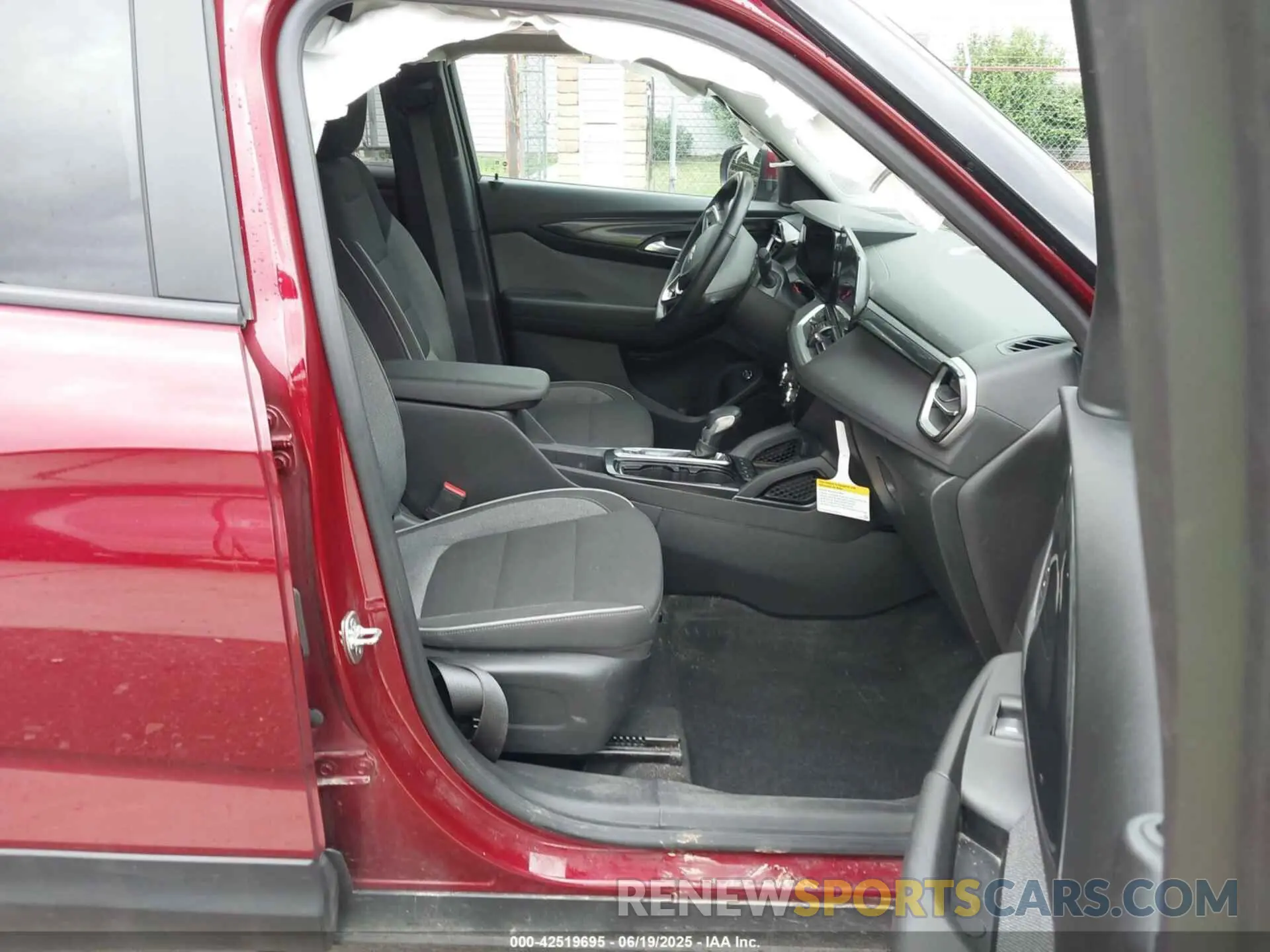 5 Photograph of a damaged car KL79MRSL5RB108524 CHEVROLET TRAILBLAZER 2024